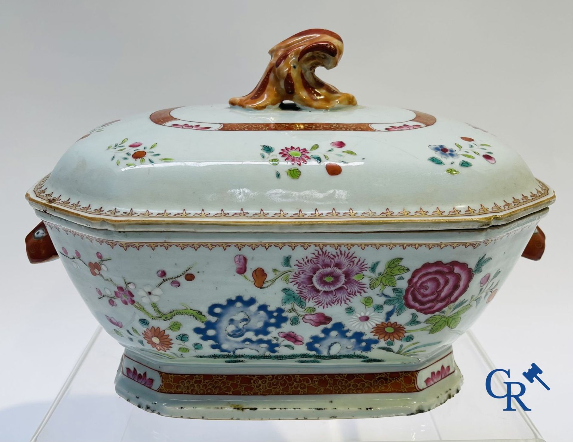 Chinese Porcelain: 2 tureens and a saucer in Chinese porcelain. - Image 14 of 20