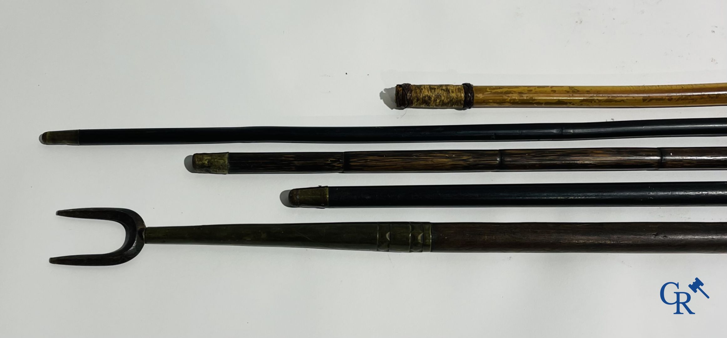 5 walking sticks including 1 with silver handle. - Image 3 of 4