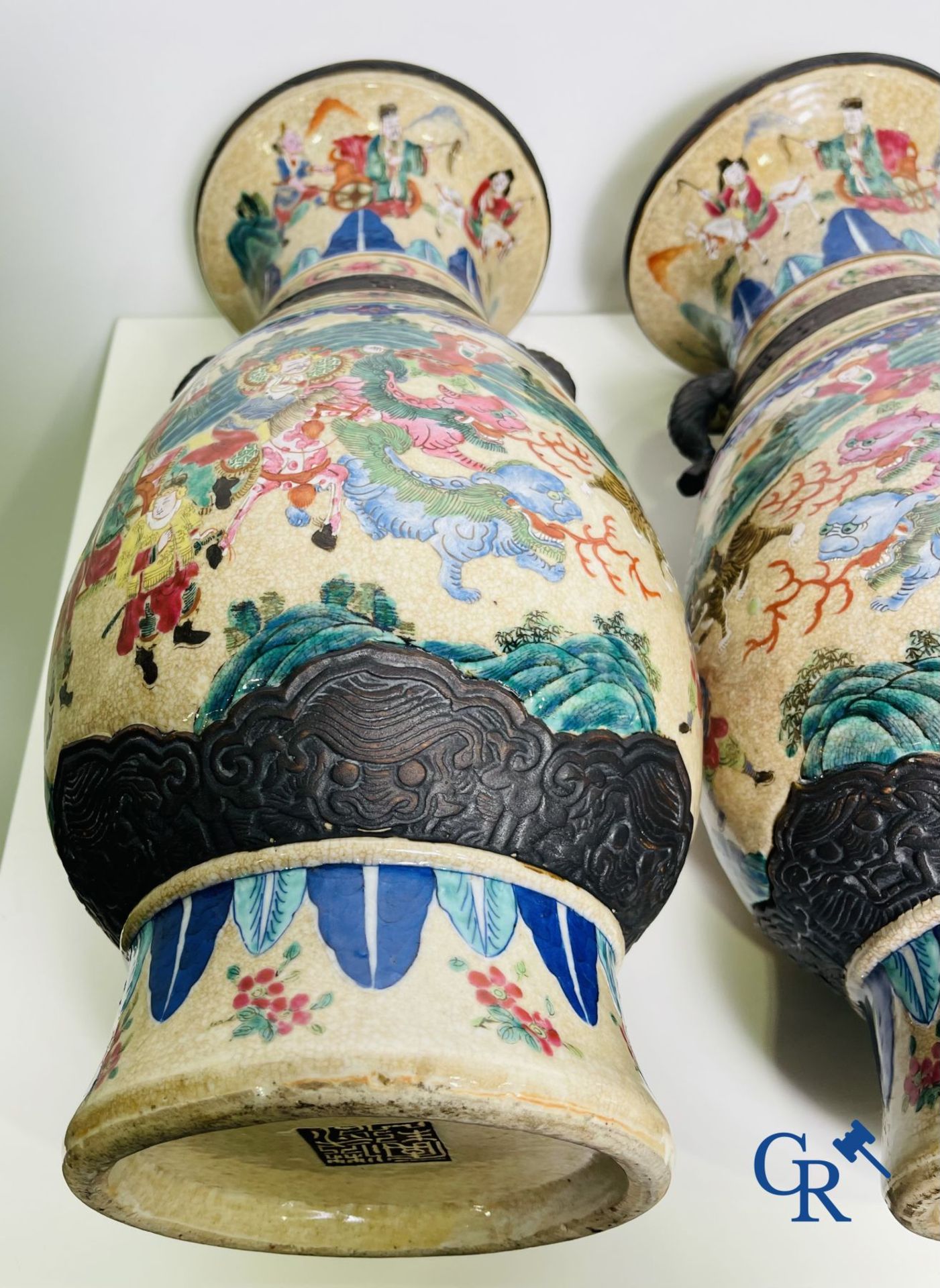 Asian Art: A pair of Chinese Nanking vases with famille rose decor. - Image 20 of 23
