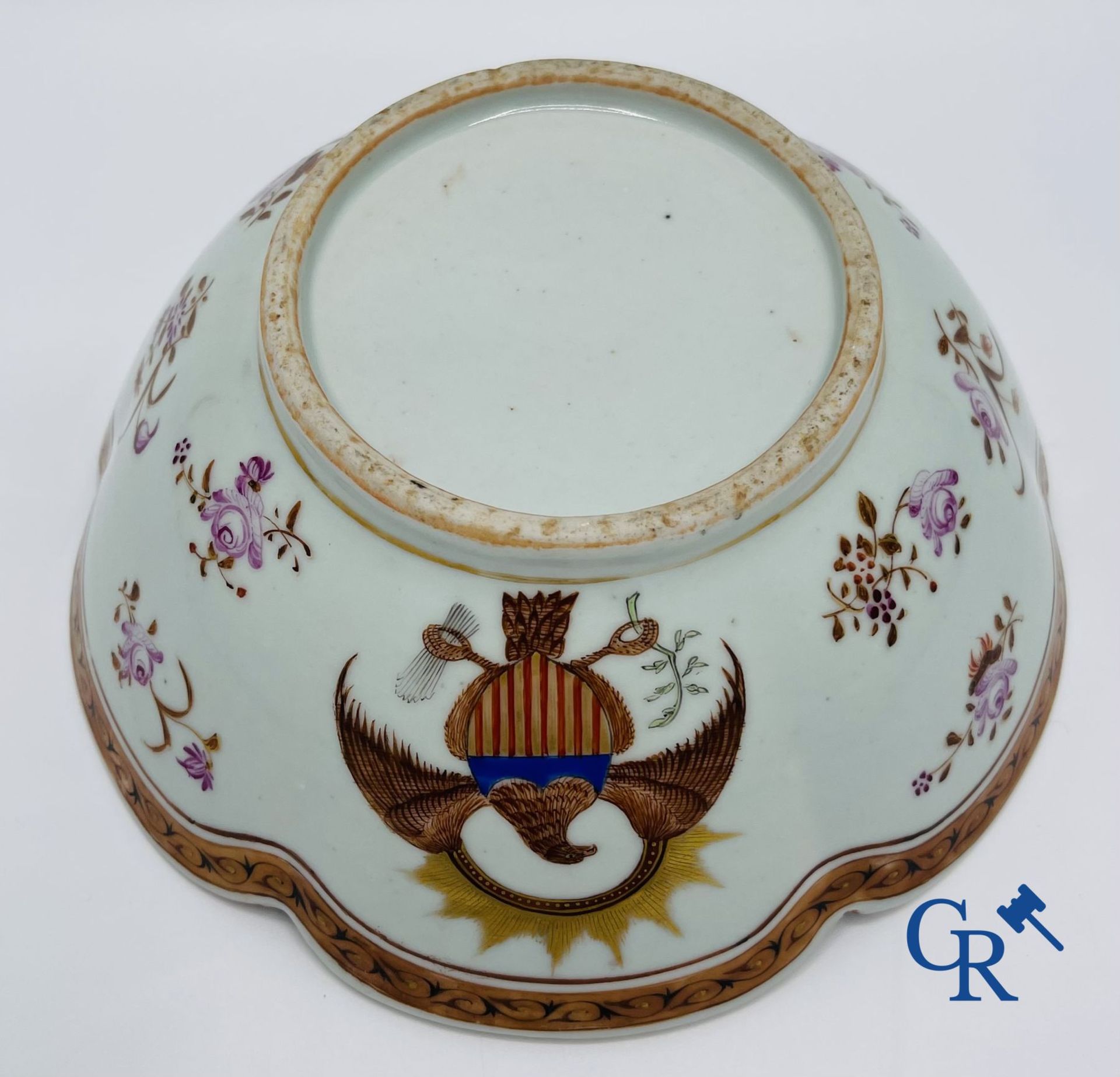 Asian Art: A Chinese famille rose bowl in export porcelain for the American market. - Image 9 of 12