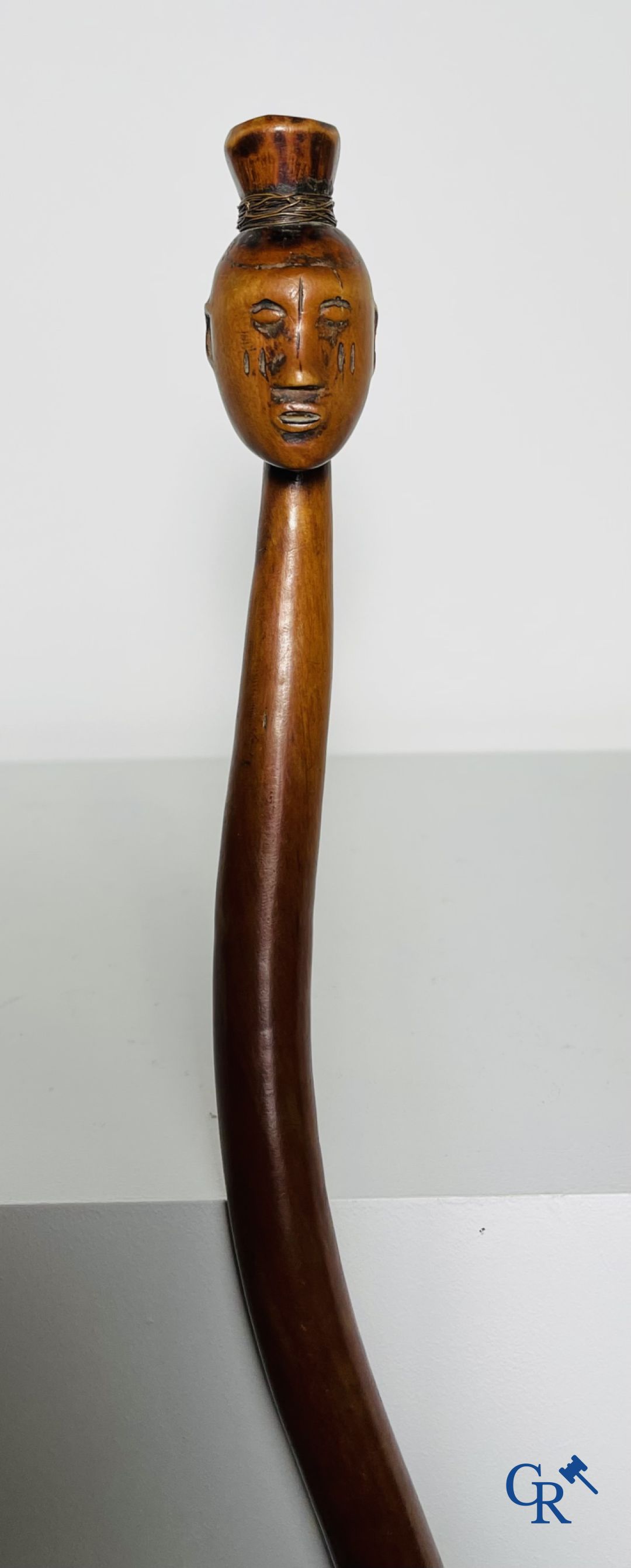 African art: A sculpted wooden staff. - Image 8 of 20