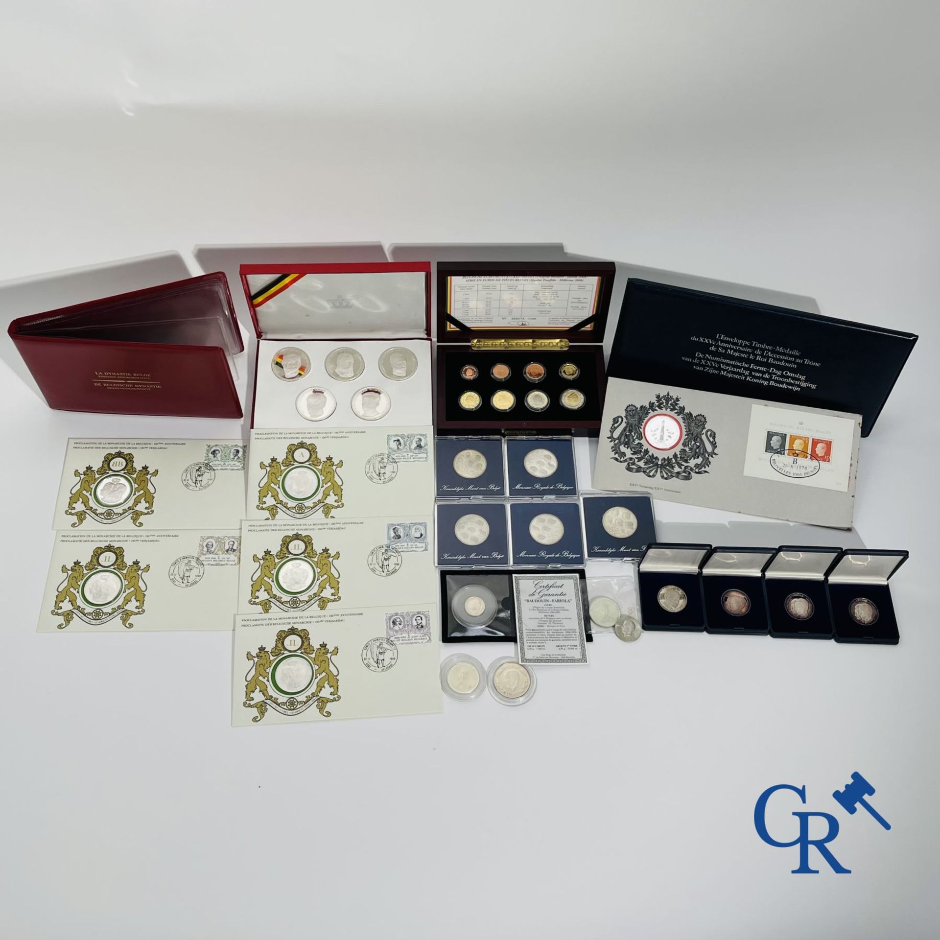 Sterling silver: Lot with commemorative medals, commemorative postage stamps and others about the ro