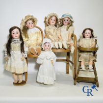 Toys: antique dolls: 6 German dolls with porcelain heads.