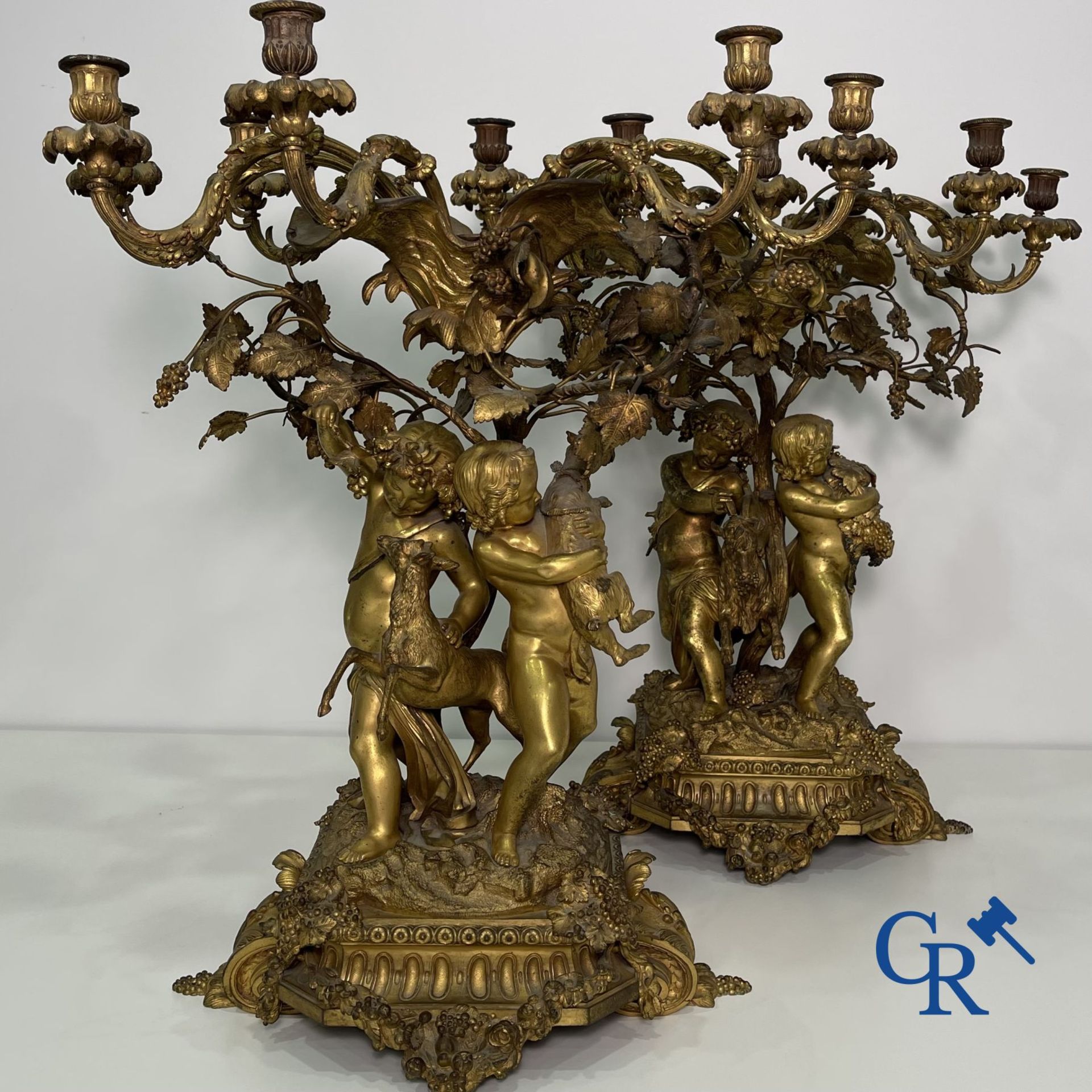 A pair of imposing bronze candlesticks with putti in LXVI style. Napoleon III period. - Bild 2 aus 32