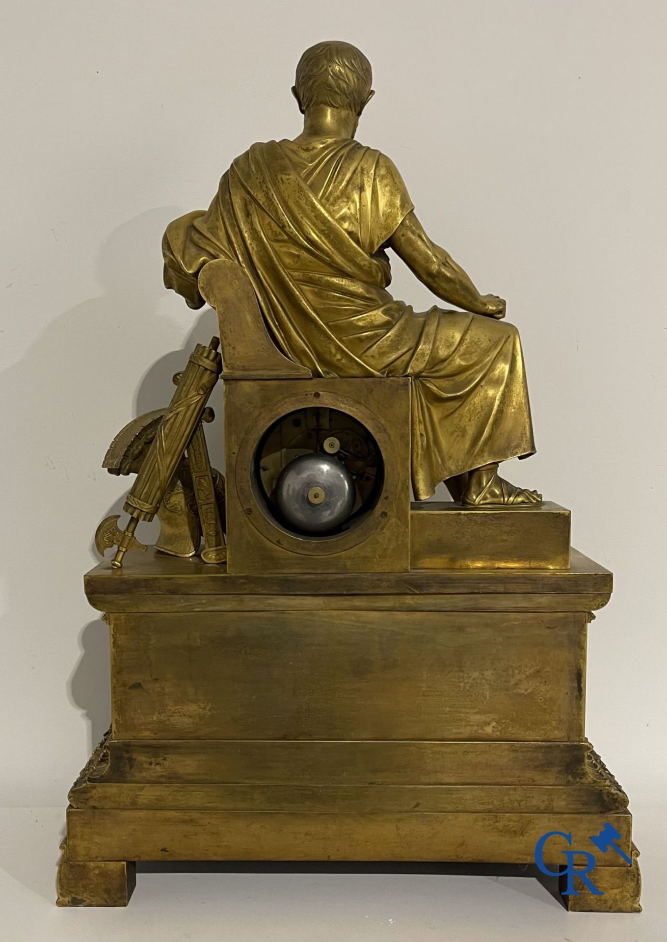 Imposing fire-gilded empire pendulum depicting a seated Roman emperor. - Bild 16 aus 17