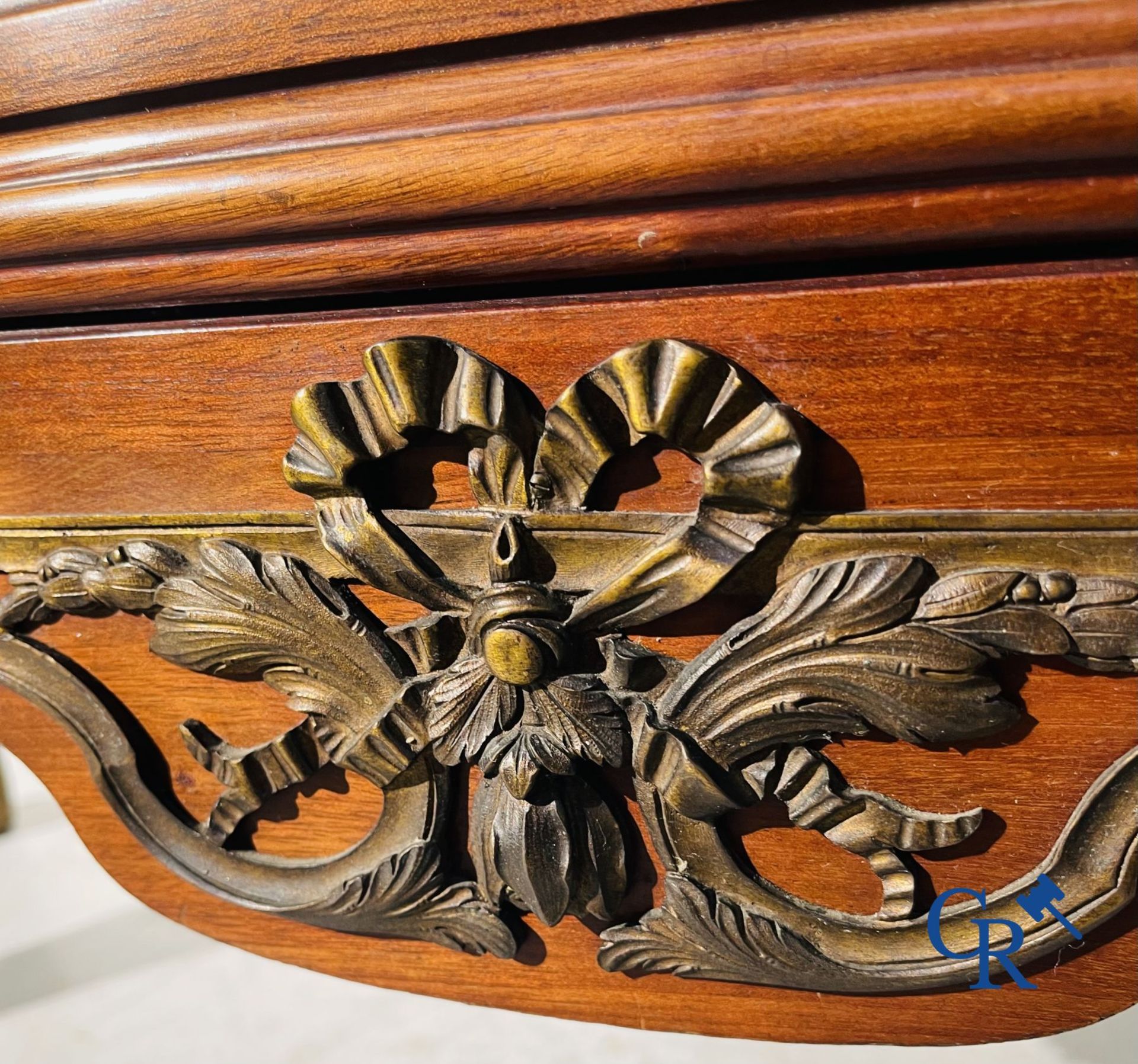 Display cabinet in LXVI style with bronze fittings. period 1900-1920 - Image 6 of 17