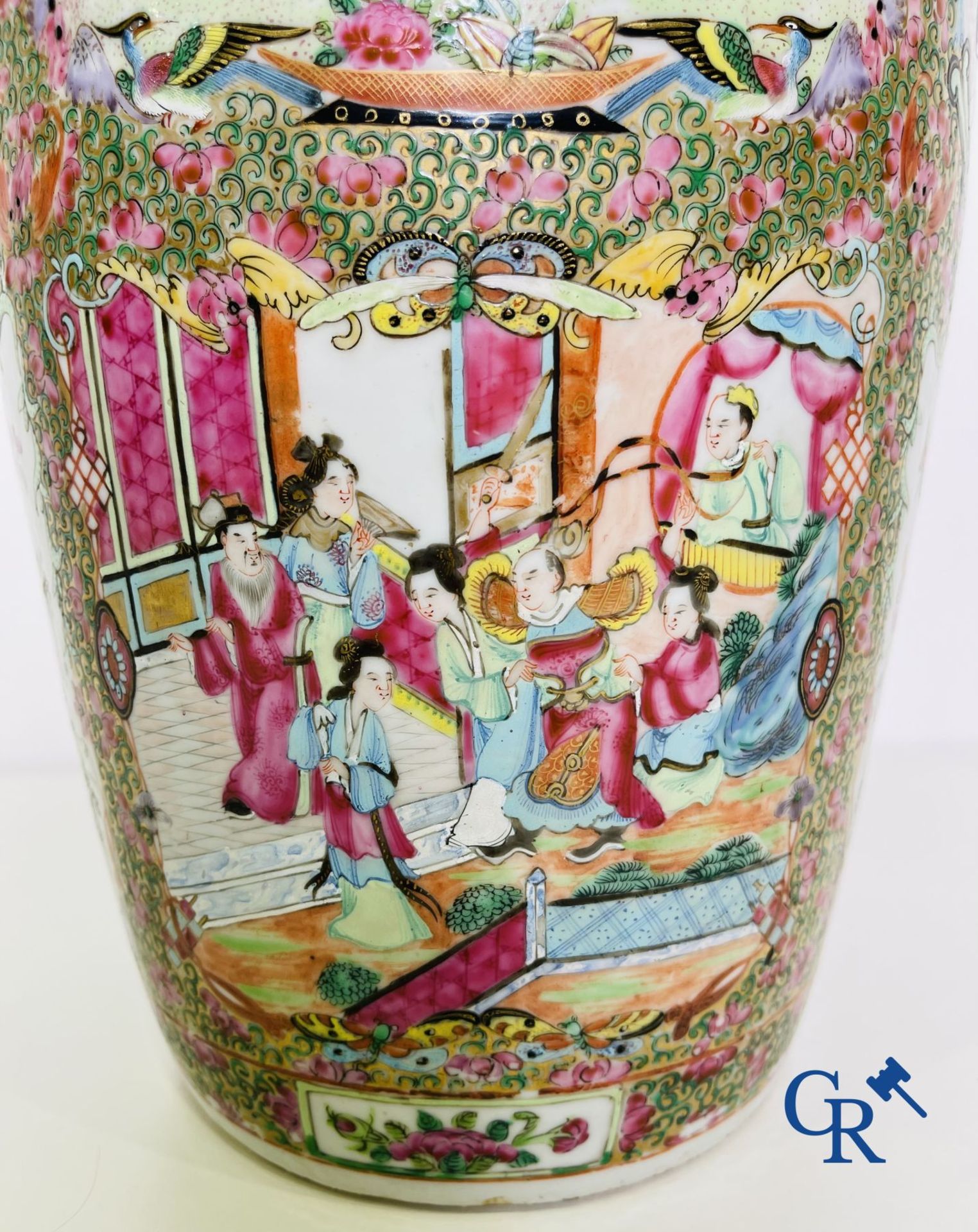 Chinese porcelain: A Chinese canton famille rose vase. - Image 7 of 24