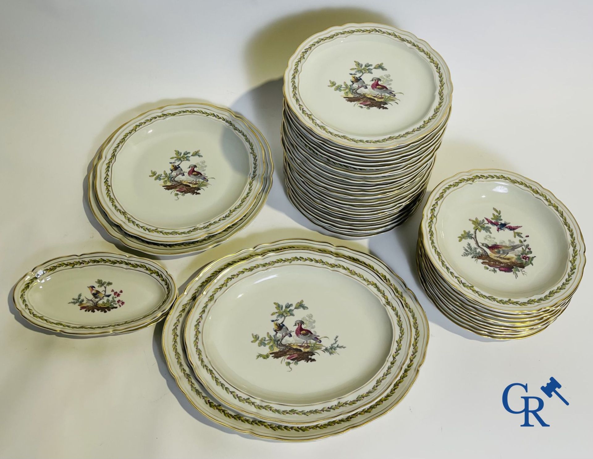 Limoges. L. Bernardaud & Cie. Beautiful dinner set in Limoges porcelain. Model Chevreuse. - Image 19 of 25