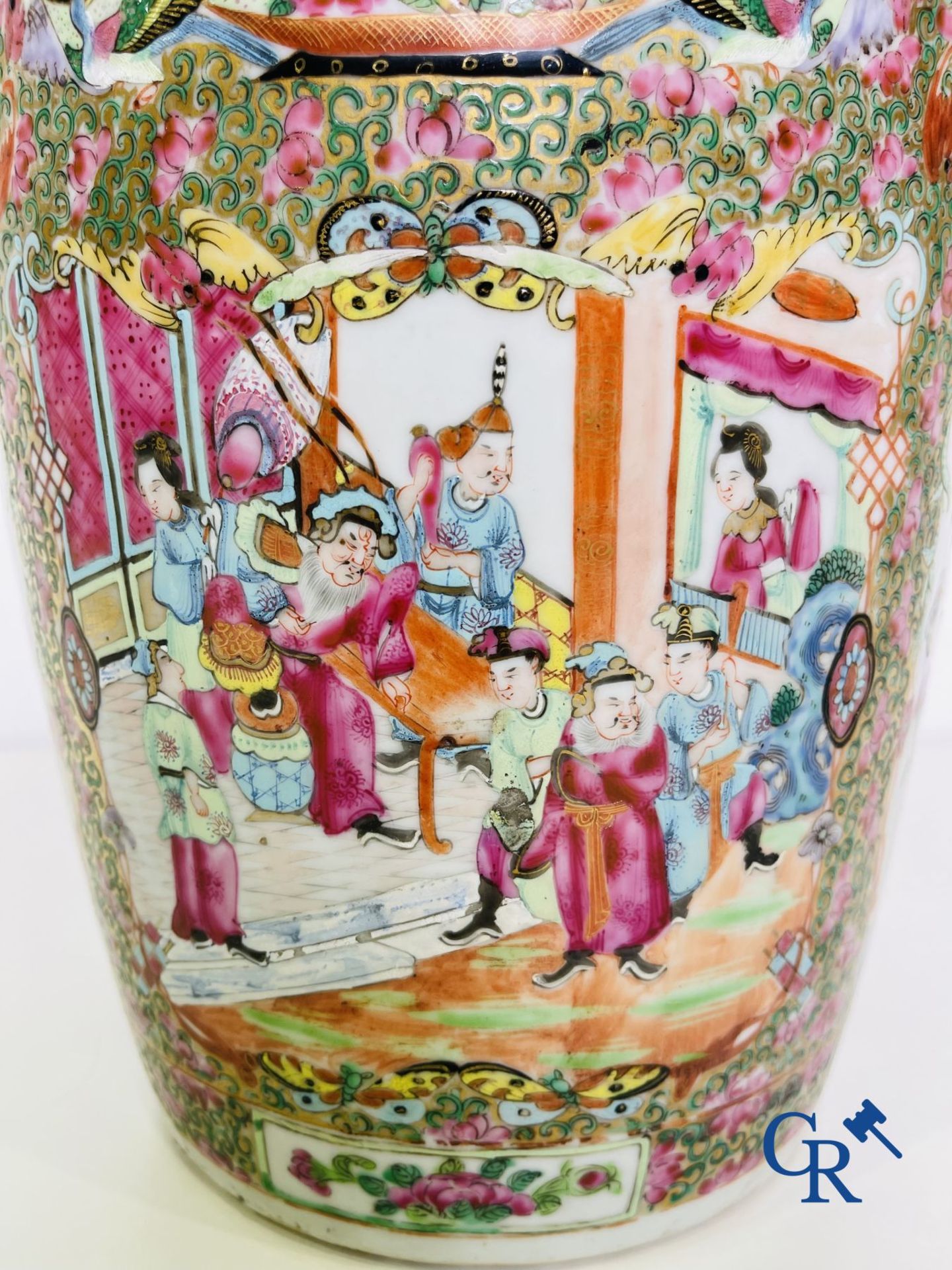 Chinese porcelain: A Chinese canton famille rose vase. - Image 14 of 24