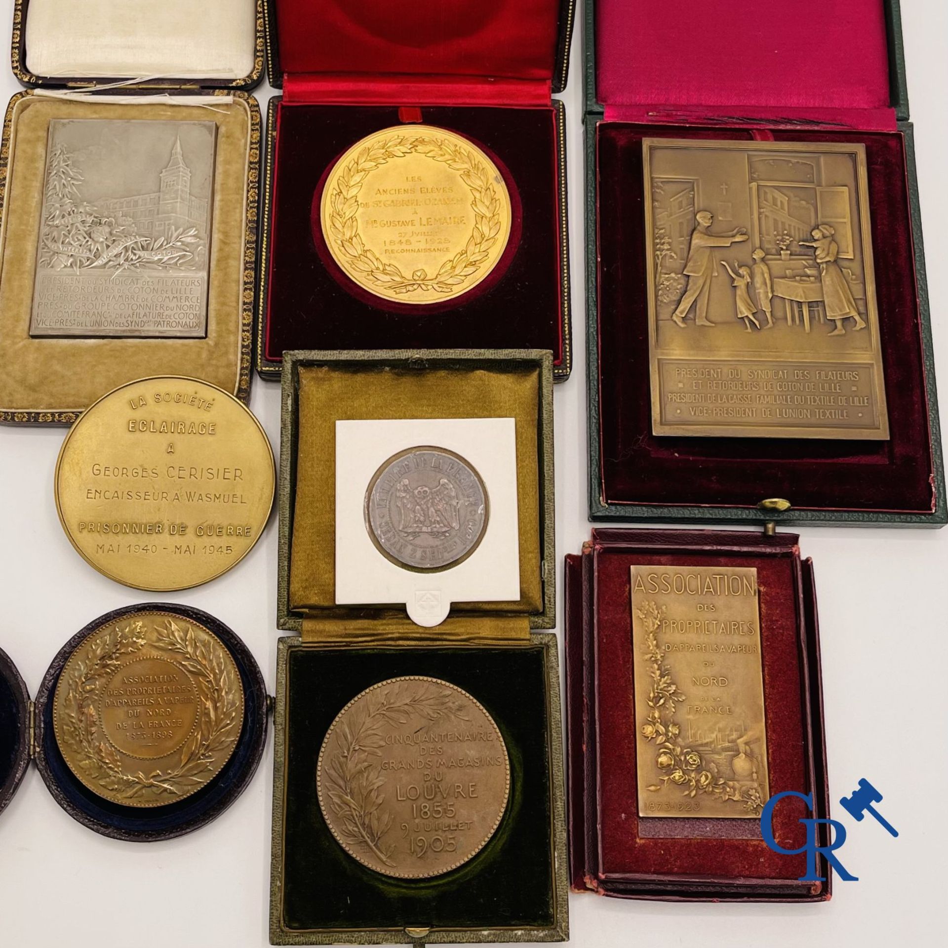 Commemorative Medals: Large lot of various French medals. - Image 2 of 2