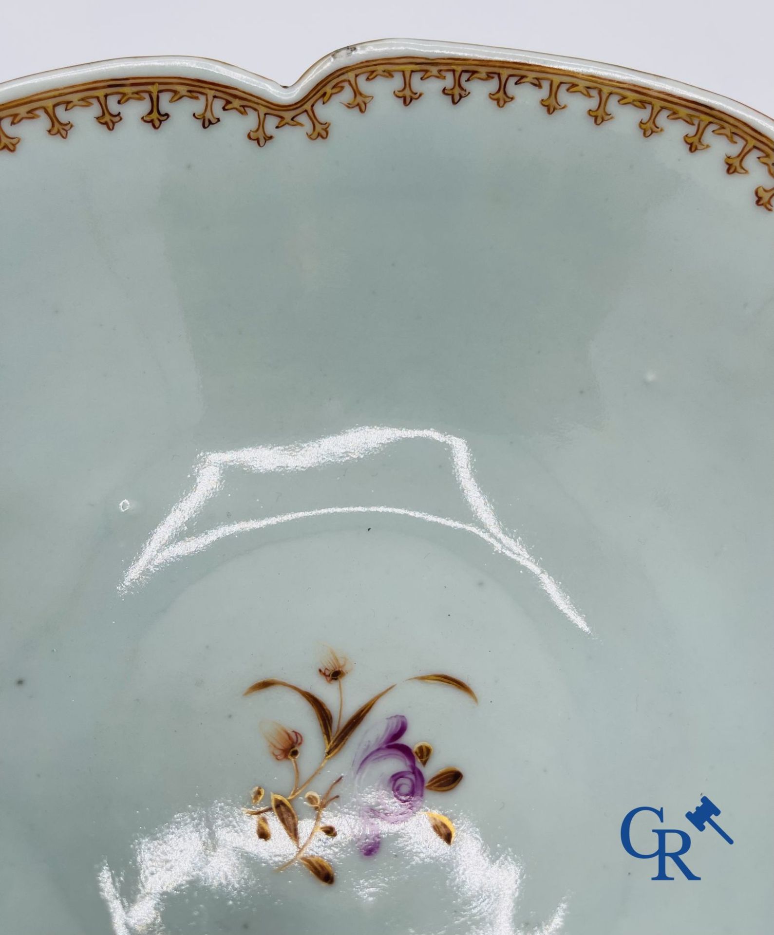 Asian Art: A Chinese famille rose bowl in export porcelain for the American market. - Image 11 of 12