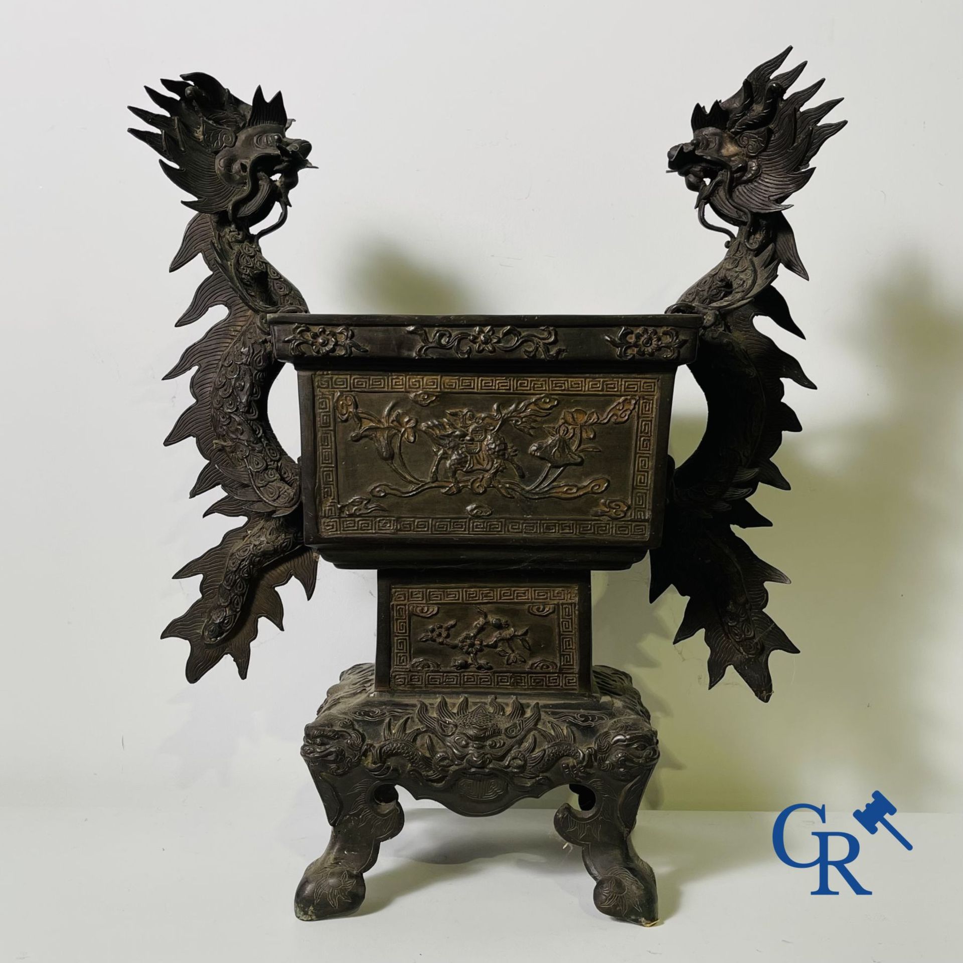 Asian Art: An imposing Chinese bronze jardiniere.