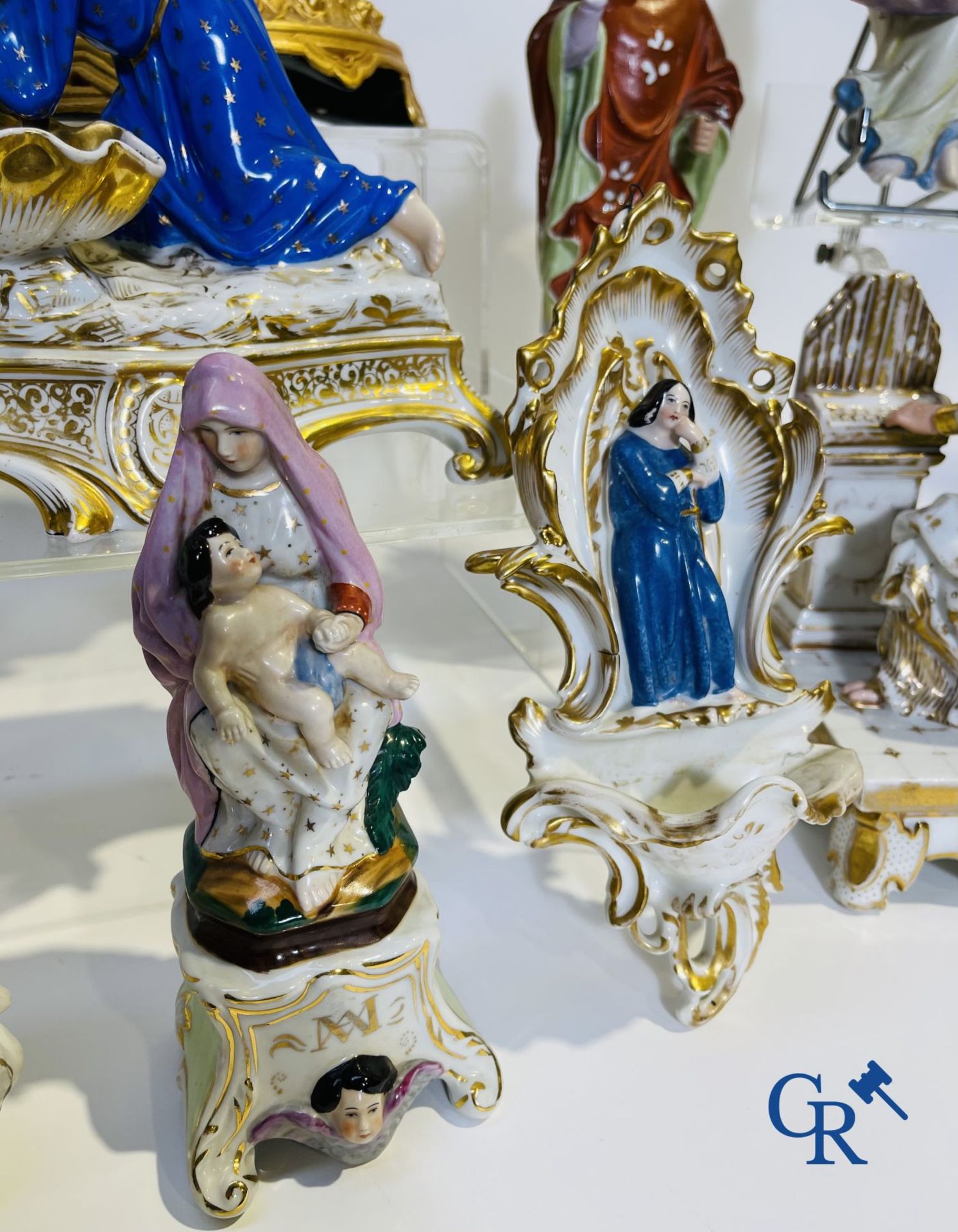 A various lot holy water barrels, shrines and others in porcelain and biscuit. - Image 2 of 19