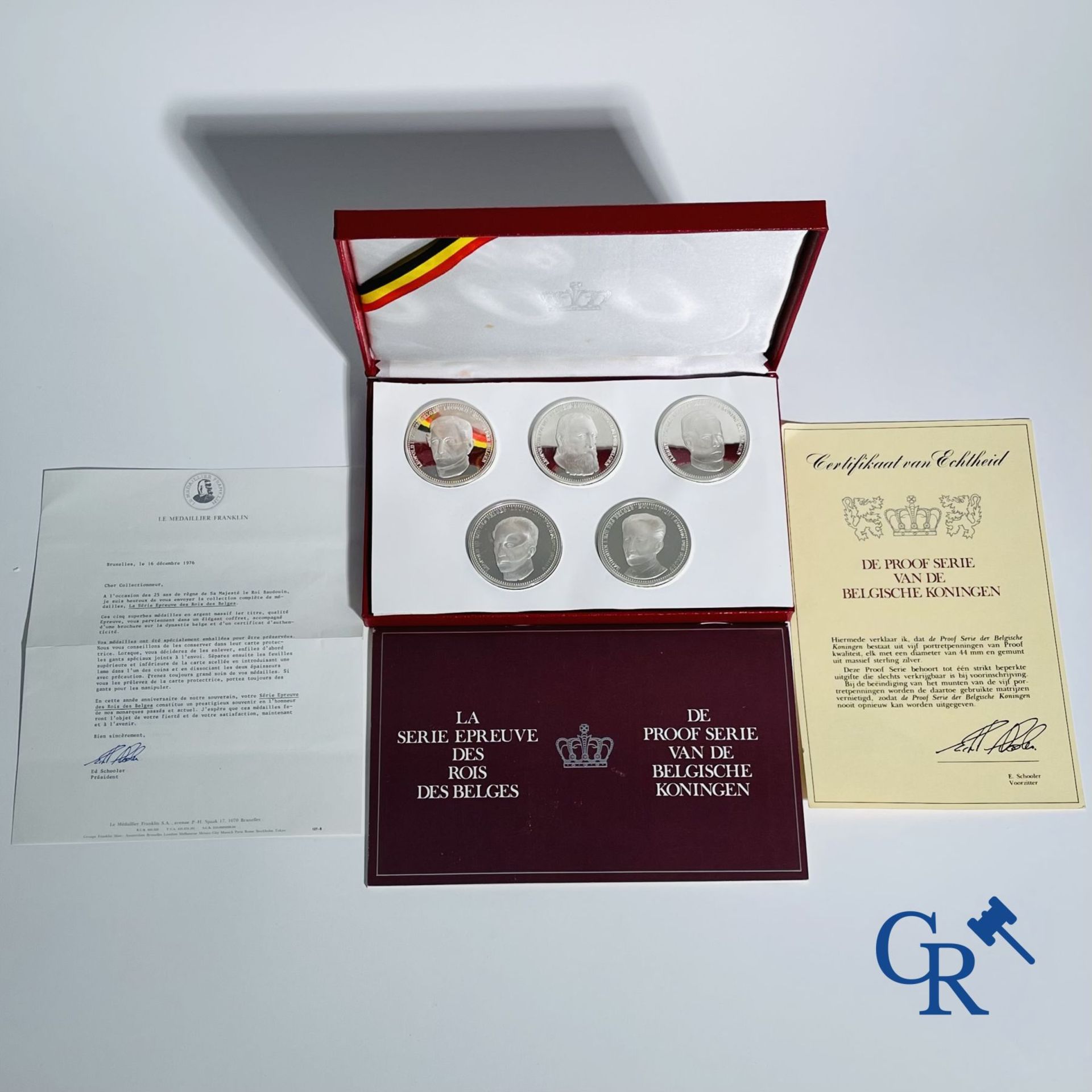 Sterling silver: Lot with commemorative medals, commemorative postage stamps and others about the ro - Image 4 of 6
