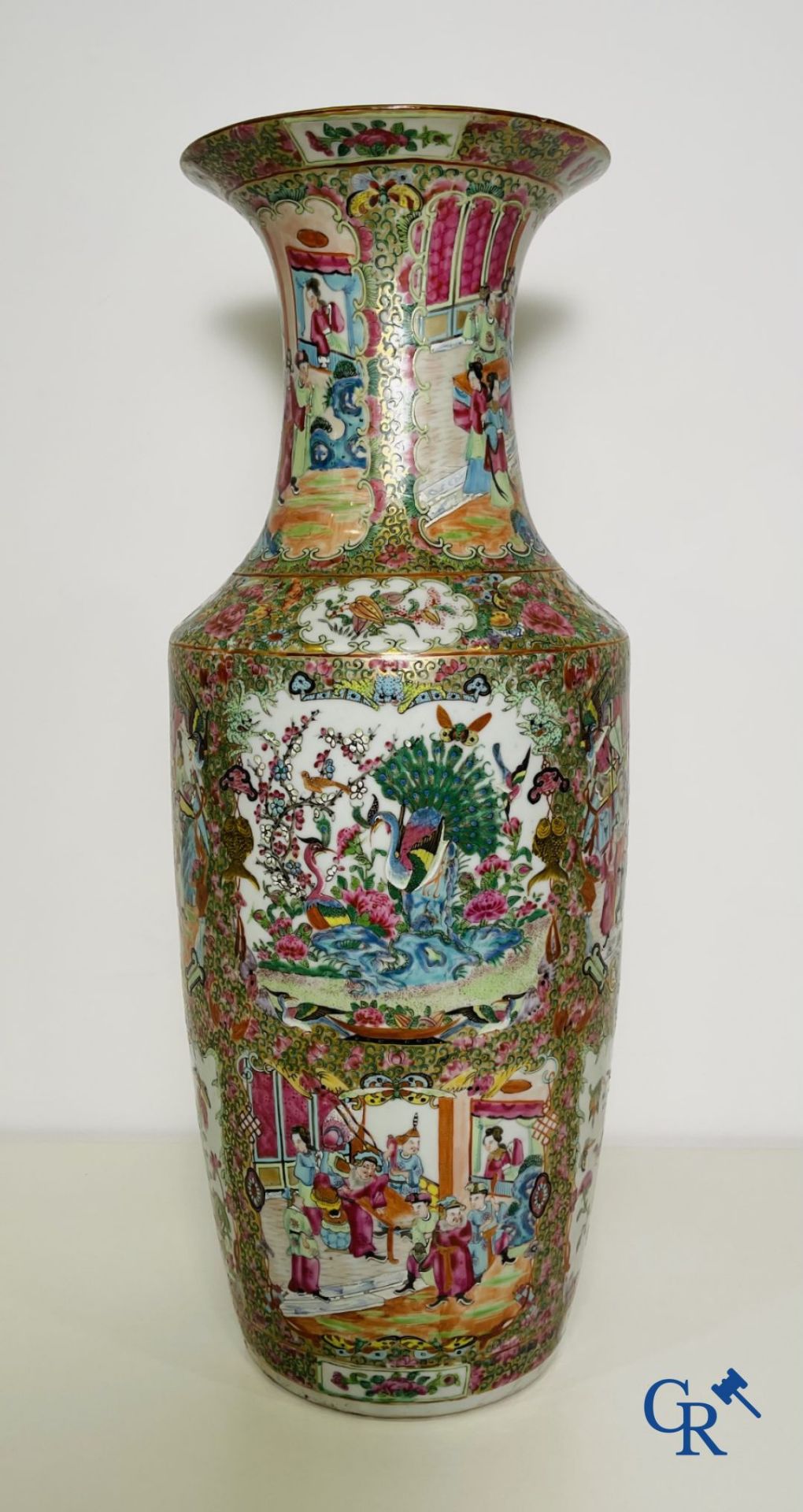 Chinese porcelain: A Chinese canton famille rose vase. - Bild 4 aus 24