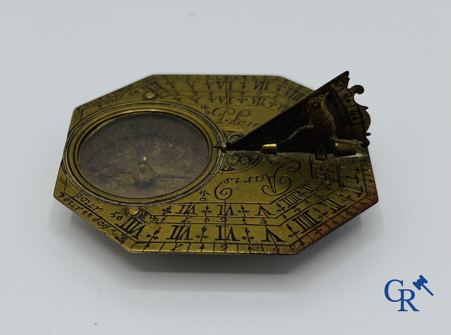 Lemaire à Paris: Octagonal pocket sundial and compass. Early 18th century. - Image 6 of 7