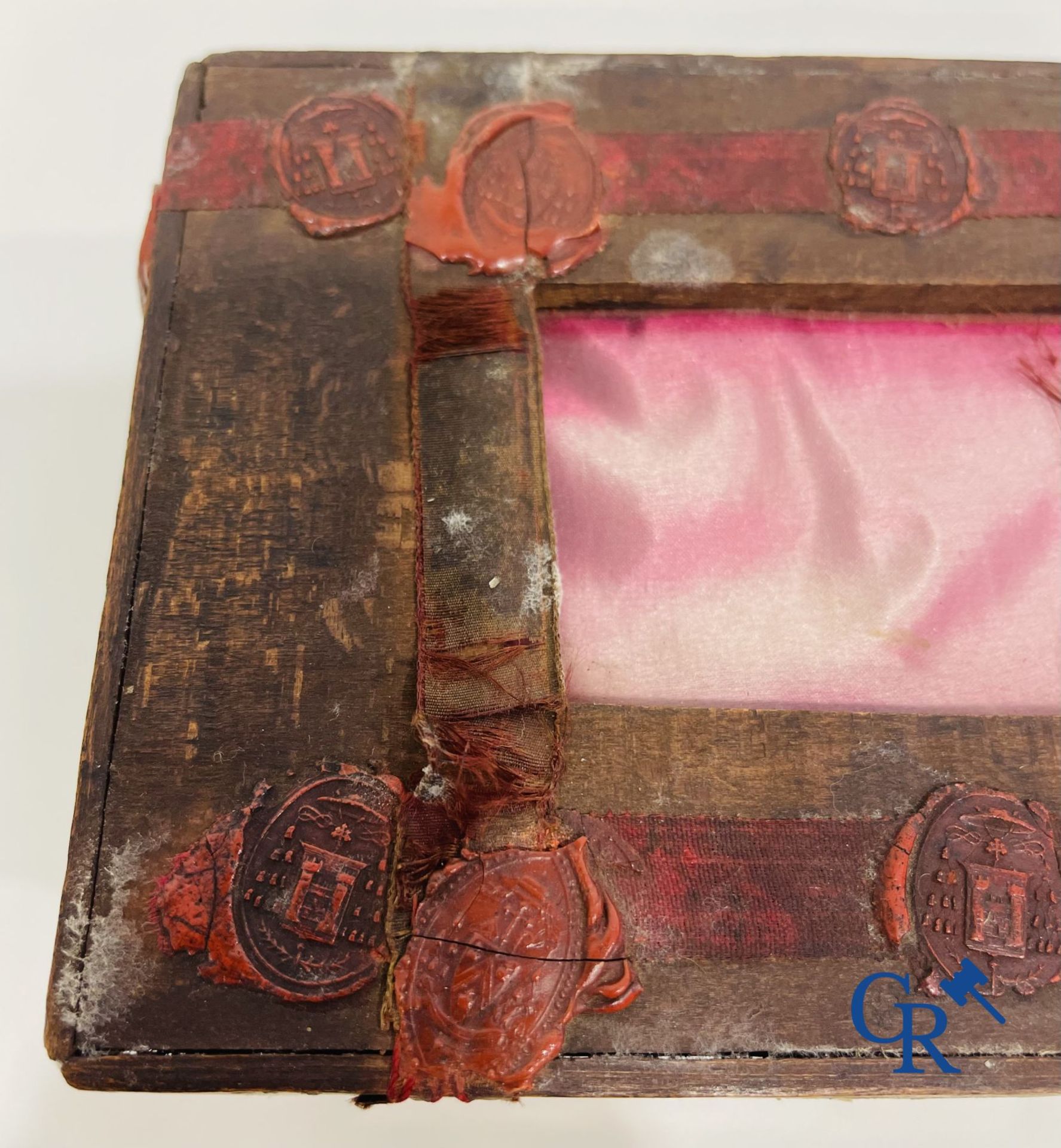 An antique wooden reliquary sealed with wax seals. Early 19th century. - Image 5 of 15