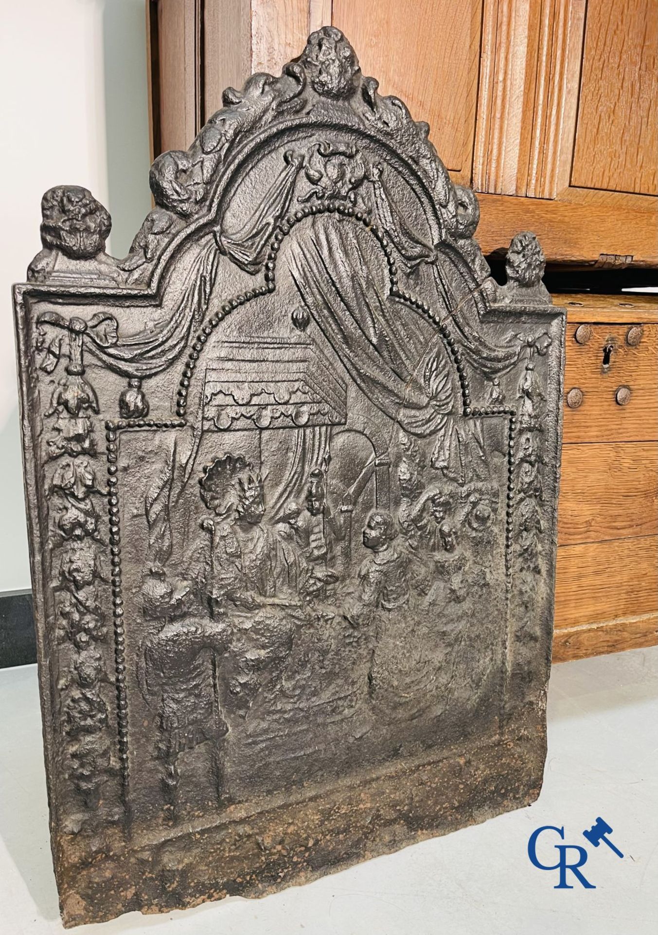2 oak chests and an antique cast iron fireplace plate. - Image 2 of 14
