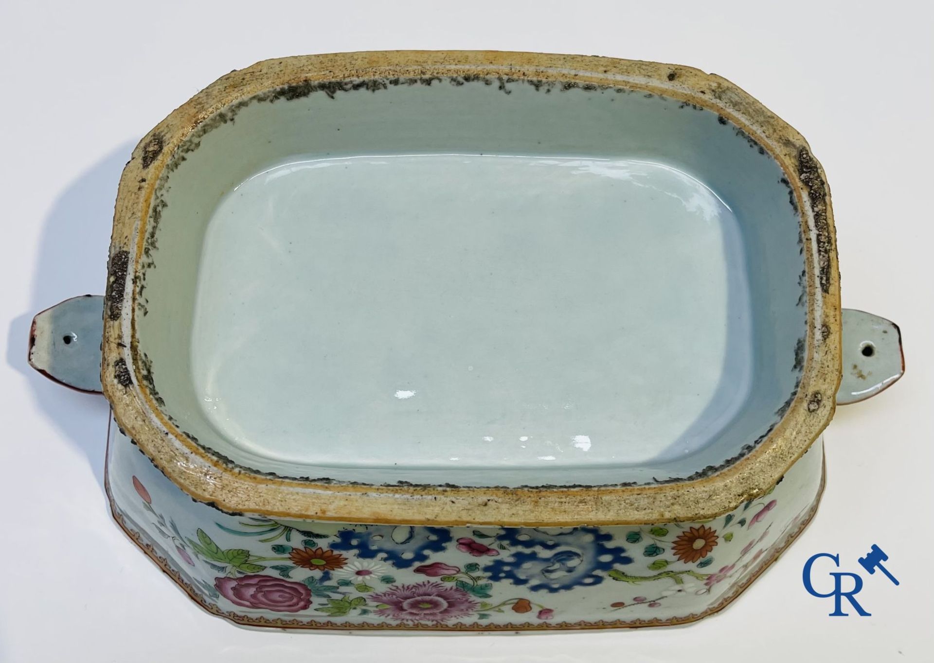 Chinese Porcelain: 2 tureens and a saucer in Chinese porcelain. - Image 20 of 20