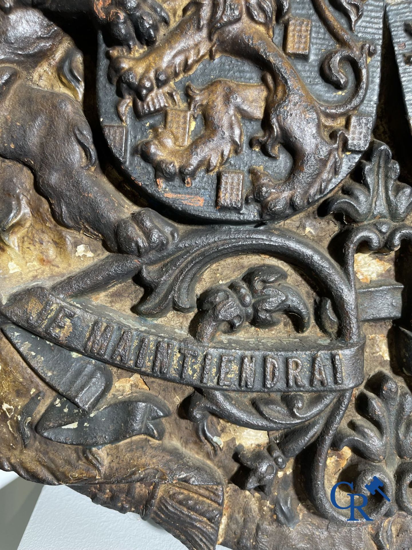 Exceptionally Royal Coat of Arms in dented and polychrome cast iron. the Netherlands, 19th century. - Image 10 of 13