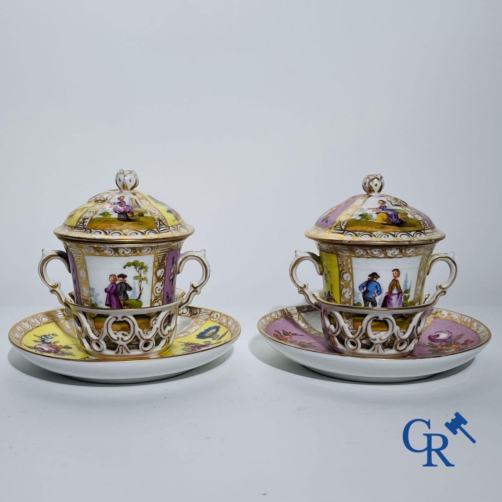 Porcelain: Meissen: 2 "tasses trembleuses".
