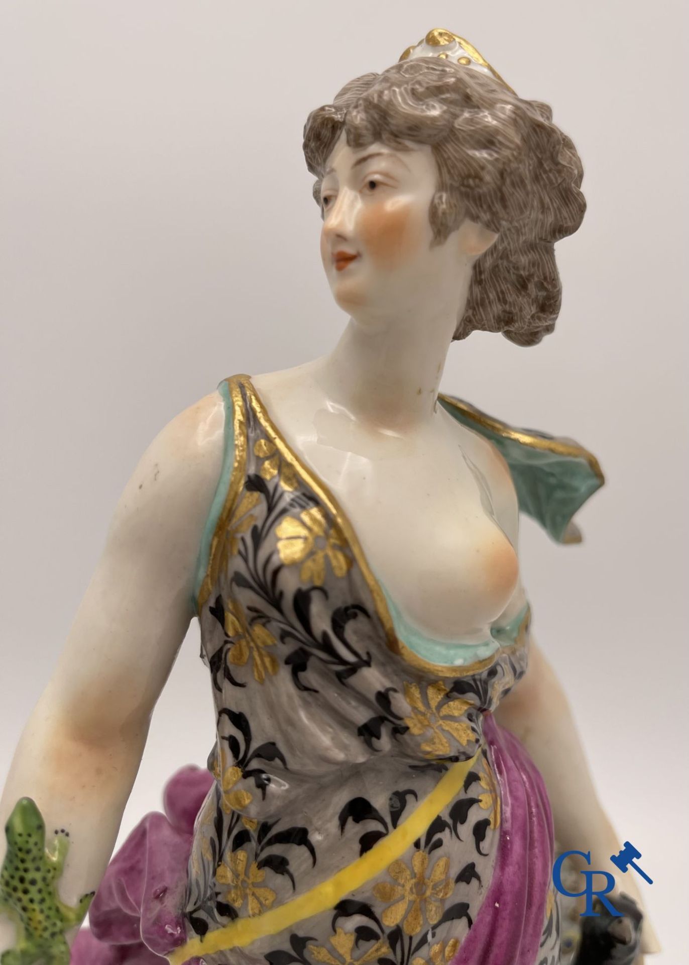A pair of polychrome porcelain figures in the manner of Meissen. - Image 7 of 9