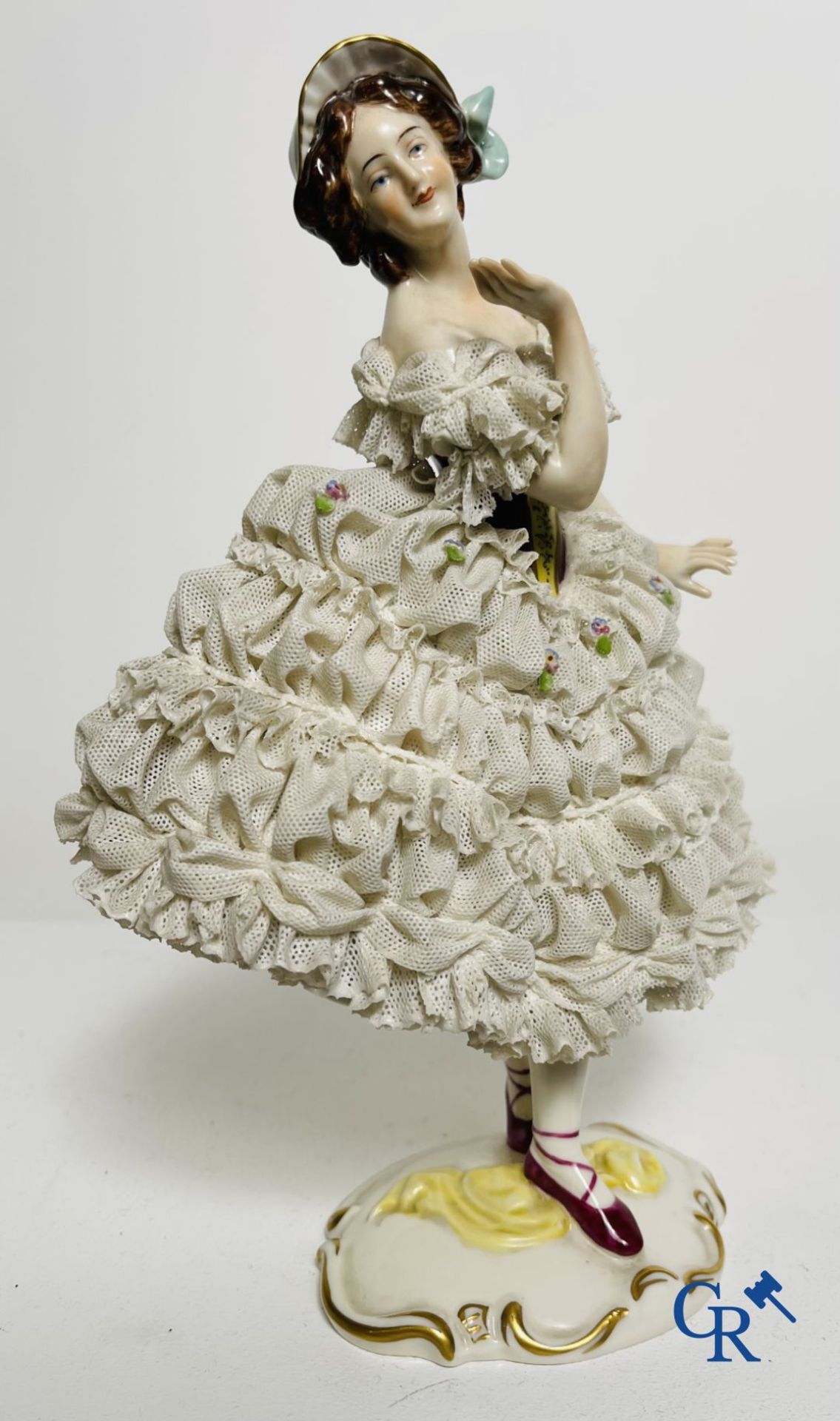 Volkstedt Rudolstadt: Presentation of a dancer in dentelle. (lace porcelain) - Image 5 of 8