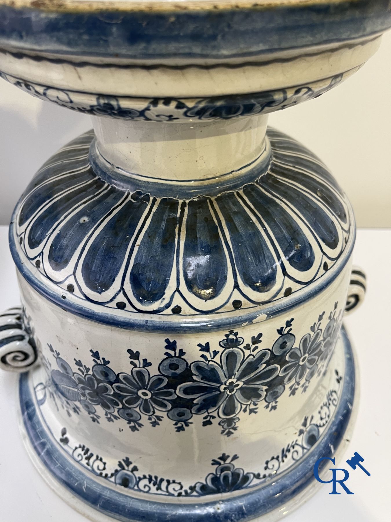 Delft: 11 pieces of blue and white faience with different décors. 17th - 18th century. - Image 29 of 29
