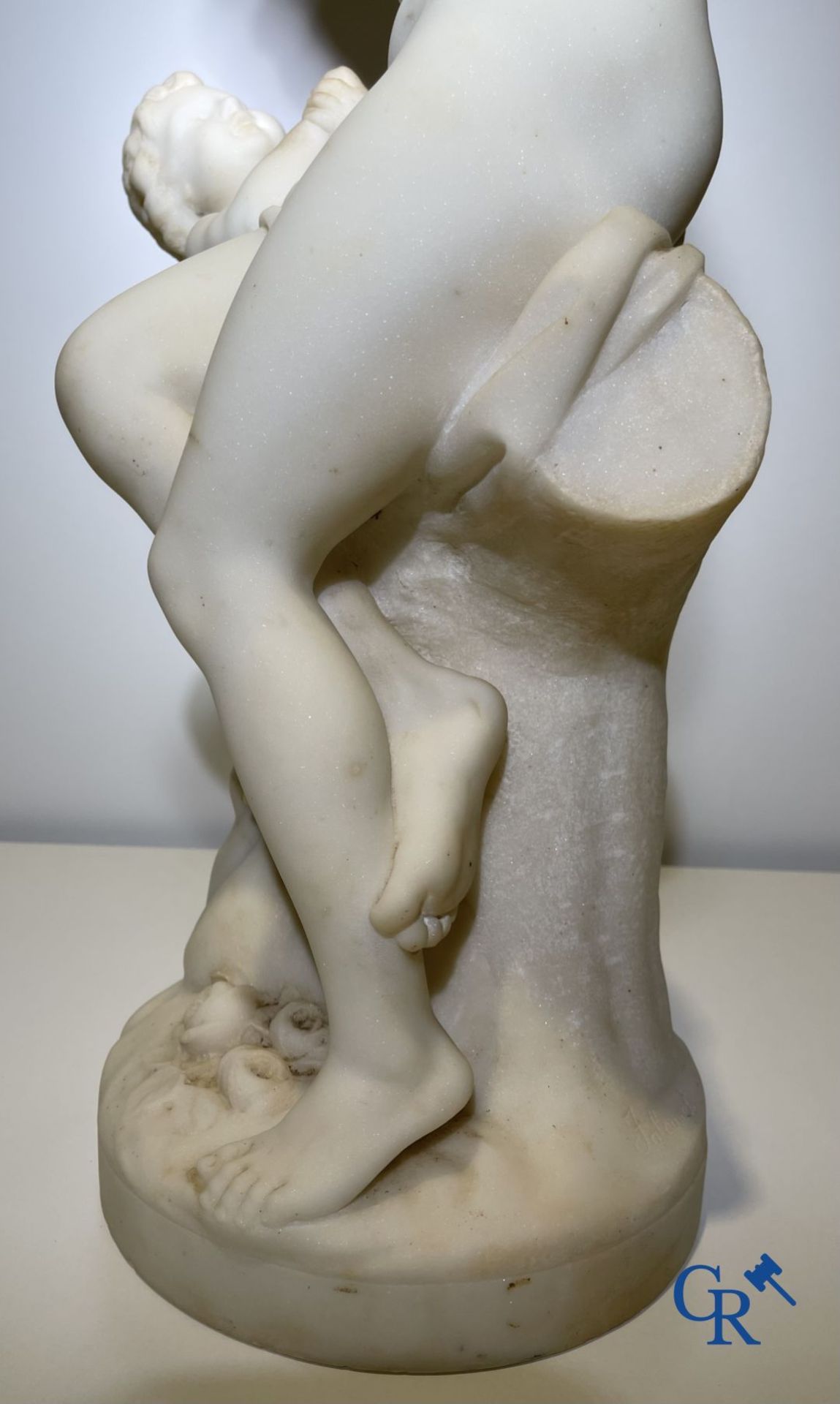 Marble statue after Etienne Maurice Falconnet. Venus and Cupid. 19th century. Signed Falconnet. - Bild 9 aus 21