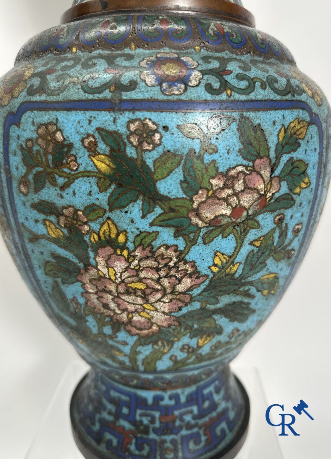 Chinese baluster-shaped vase in bronze and cloisonné. 19th century. - Image 2 of 9