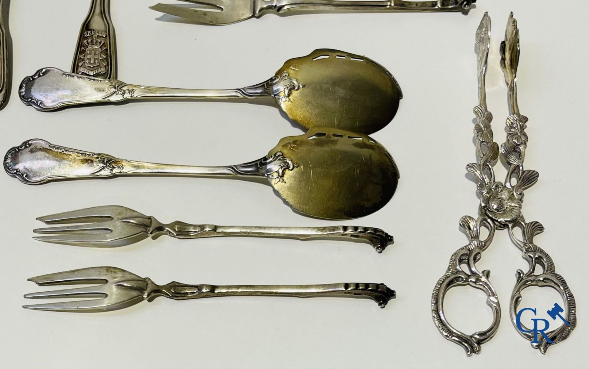 Silver: A lot of silver cutlery, a cake scoop and others including Delheid. - Bild 5 aus 5