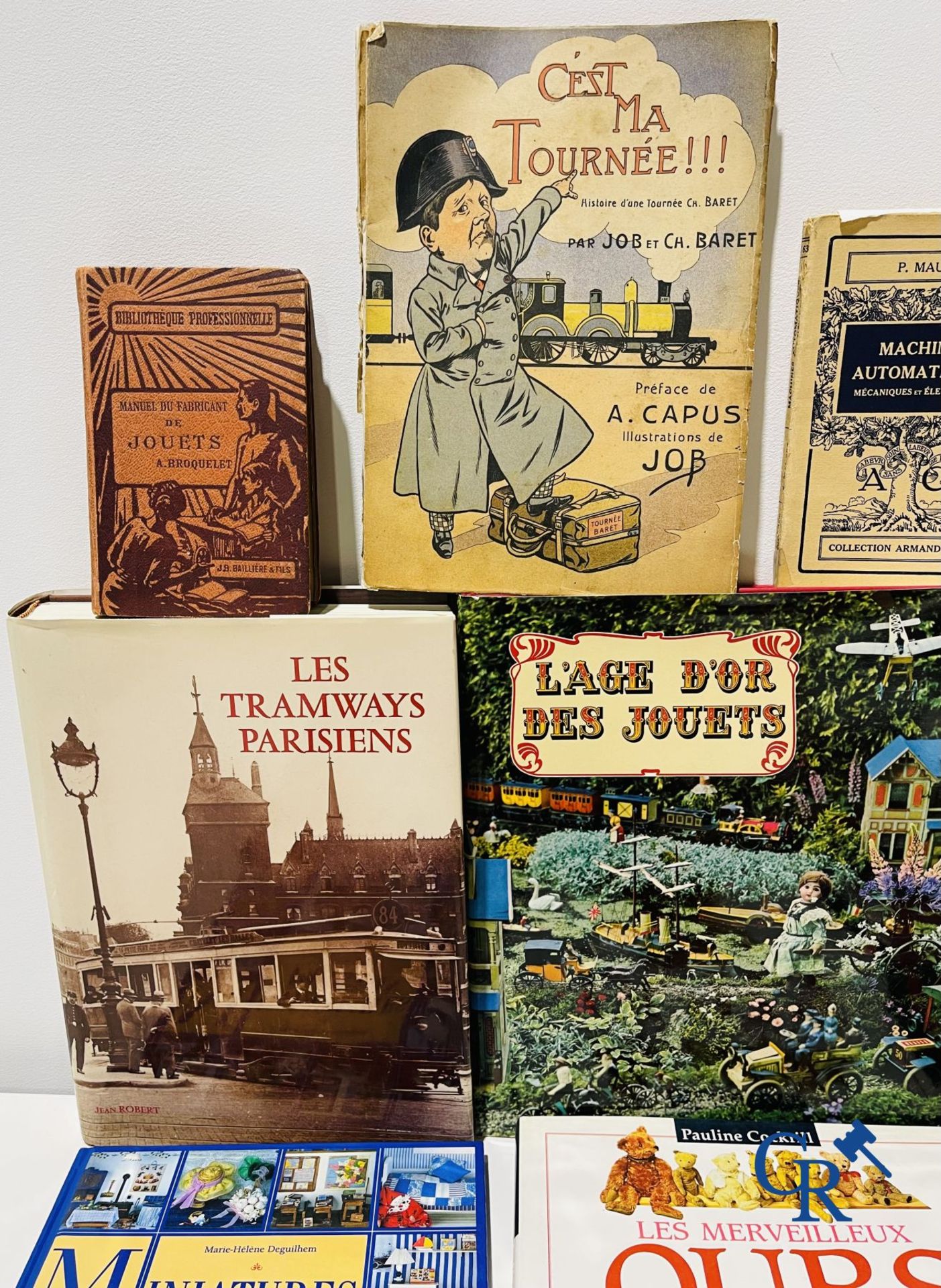 Old toys: Interesting lot of various books on toys, fairgrounds, the post office, steam engines, tra - Image 3 of 21