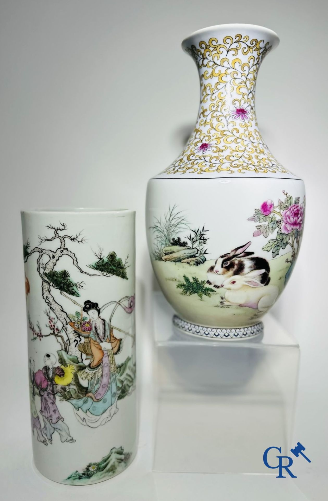 Chinese porcelain: Lot of 2 Chinese vases. - Image 3 of 10