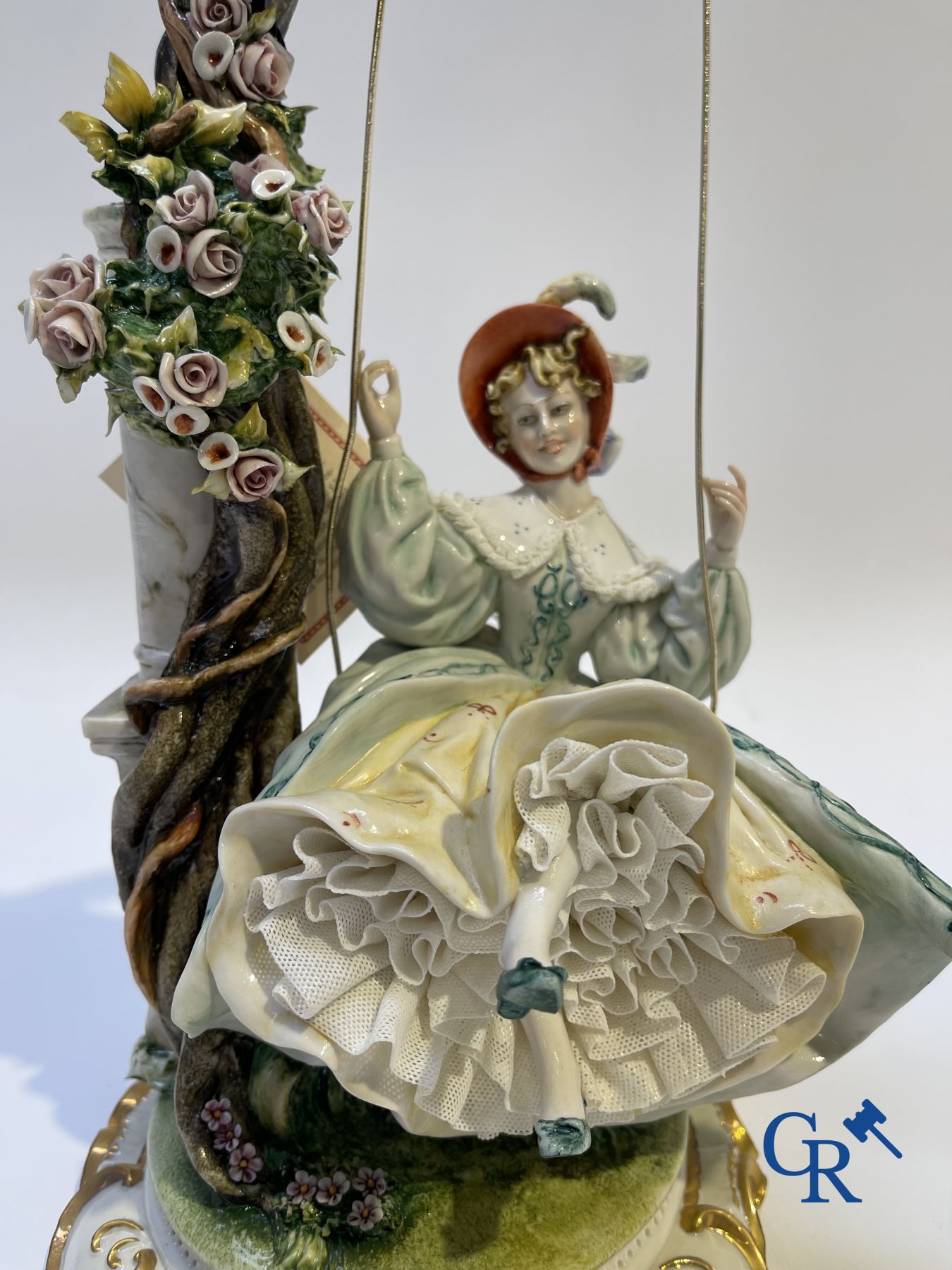 Porcelain: Capodimonte: 2 groups in Italian porcelain with lace. - Image 4 of 8