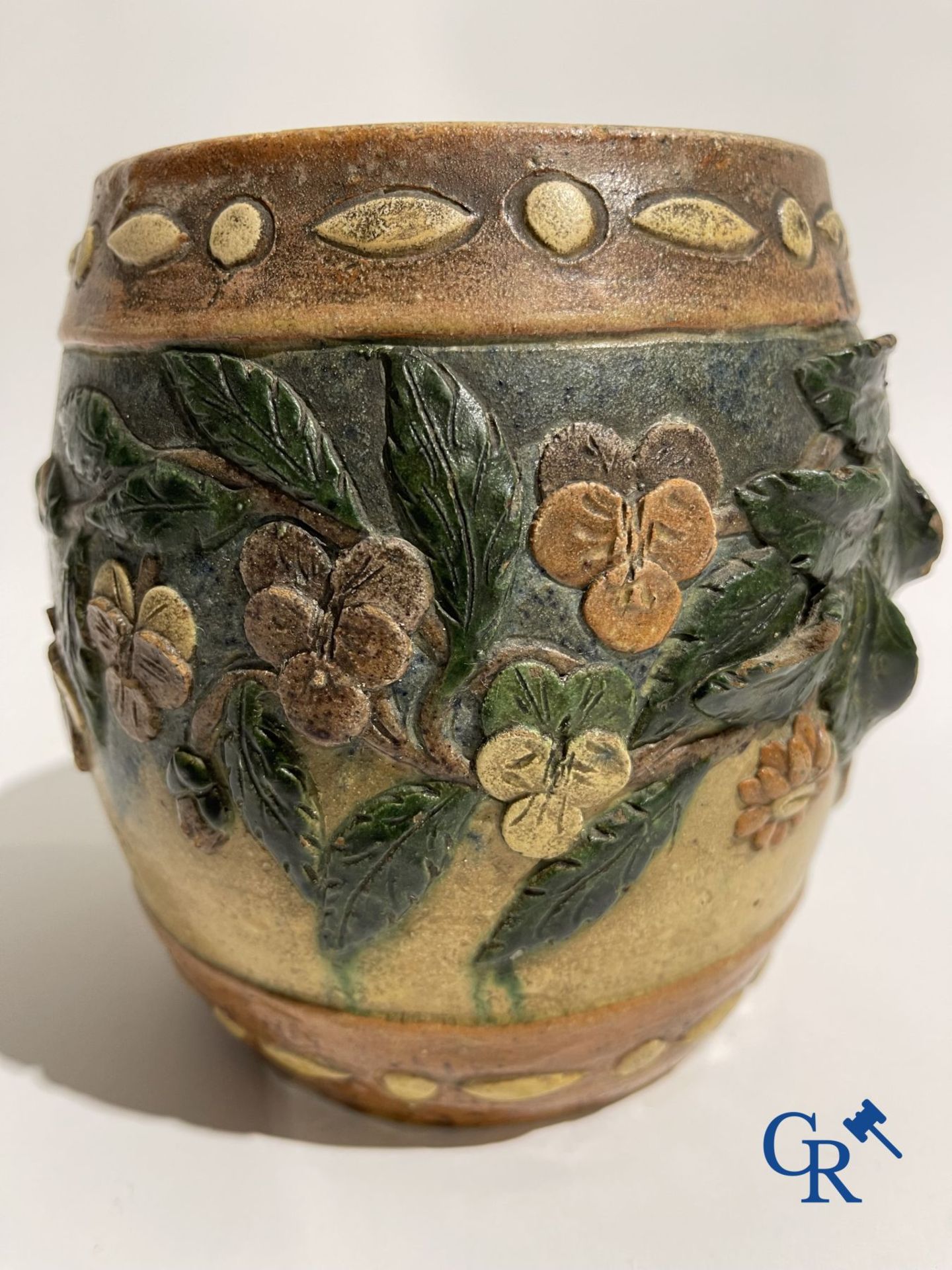 A Torhout tobacco pot Armand Maes-Platteau and a mug in Flemish pottery. - Bild 6 aus 14