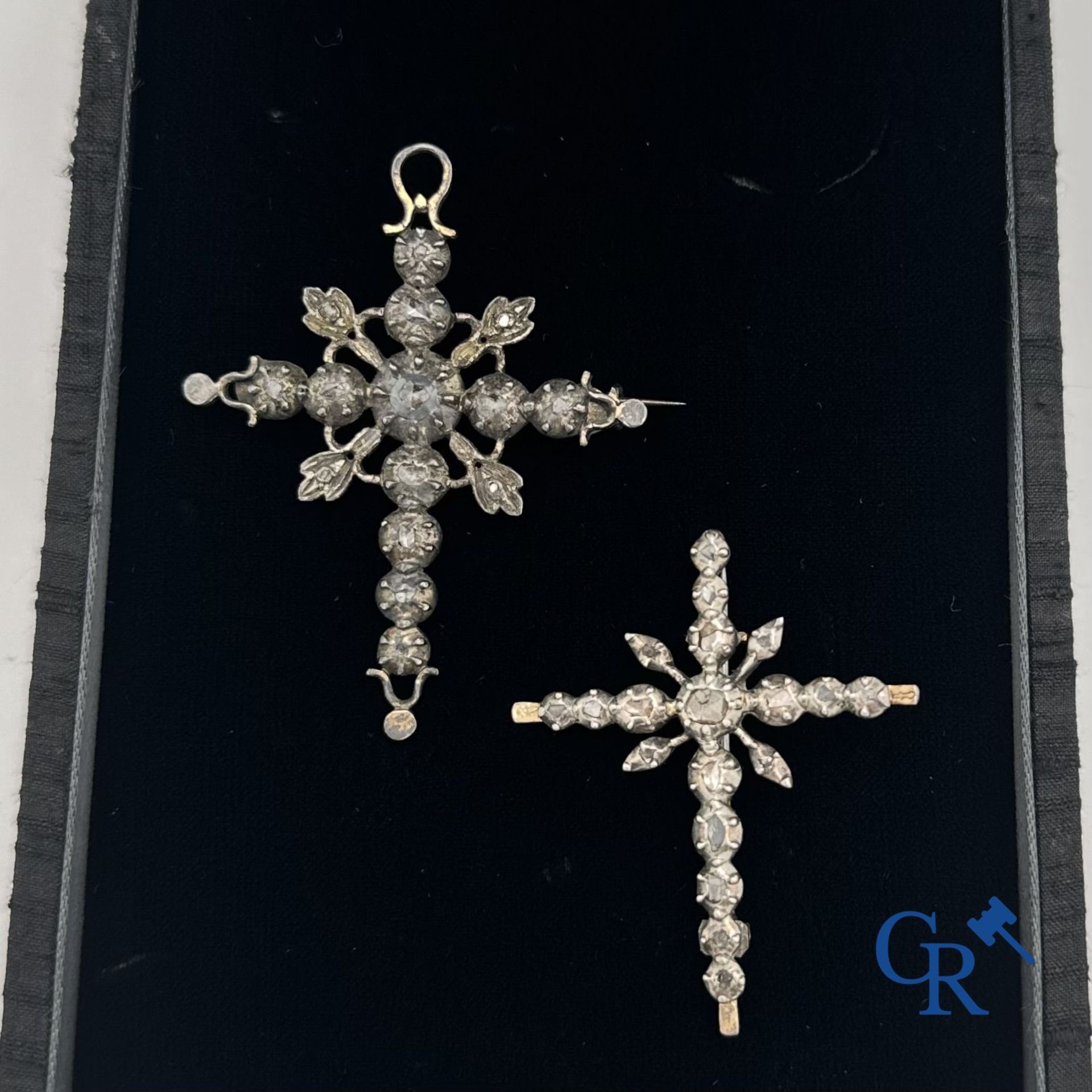 Jewellery: Lot of 2 Flemish crosses in silver and diamond.