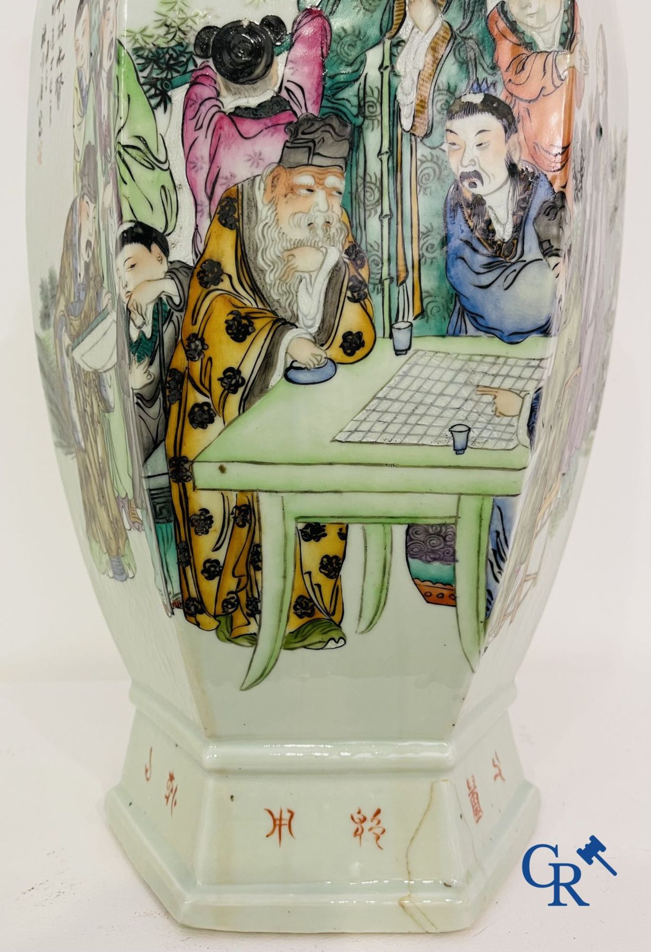 Asian Art: Chinese porcelain. A hexagonal Chinese Famille rose vase with sages and scholars. 19/20th - Image 4 of 22
