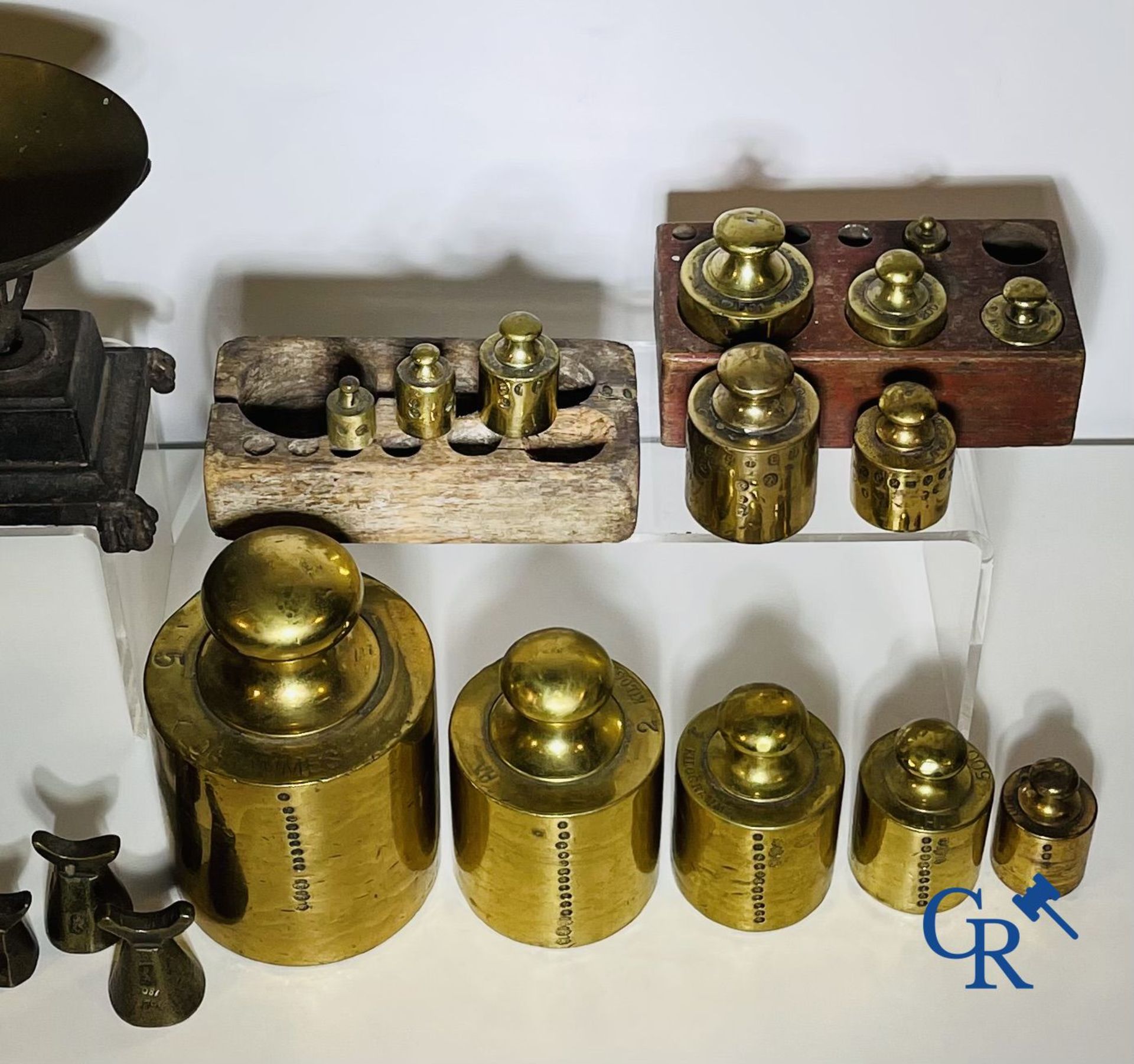 A various lot of antique calibration weights and a calibrated scale. 18th-19th century. - Image 3 of 8