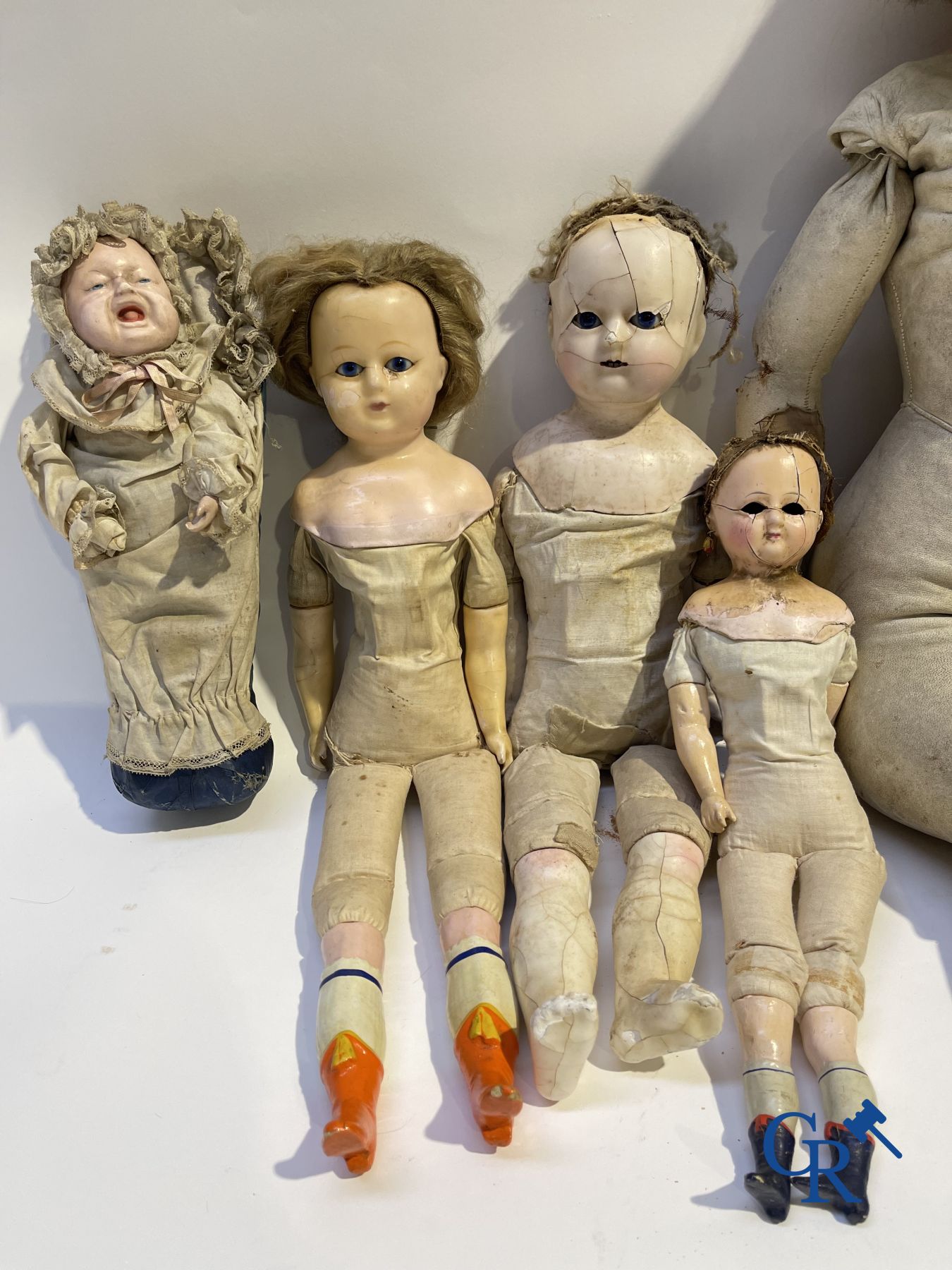 Toys: antique dolls: a lot of 7 antique dolls. - Image 5 of 9
