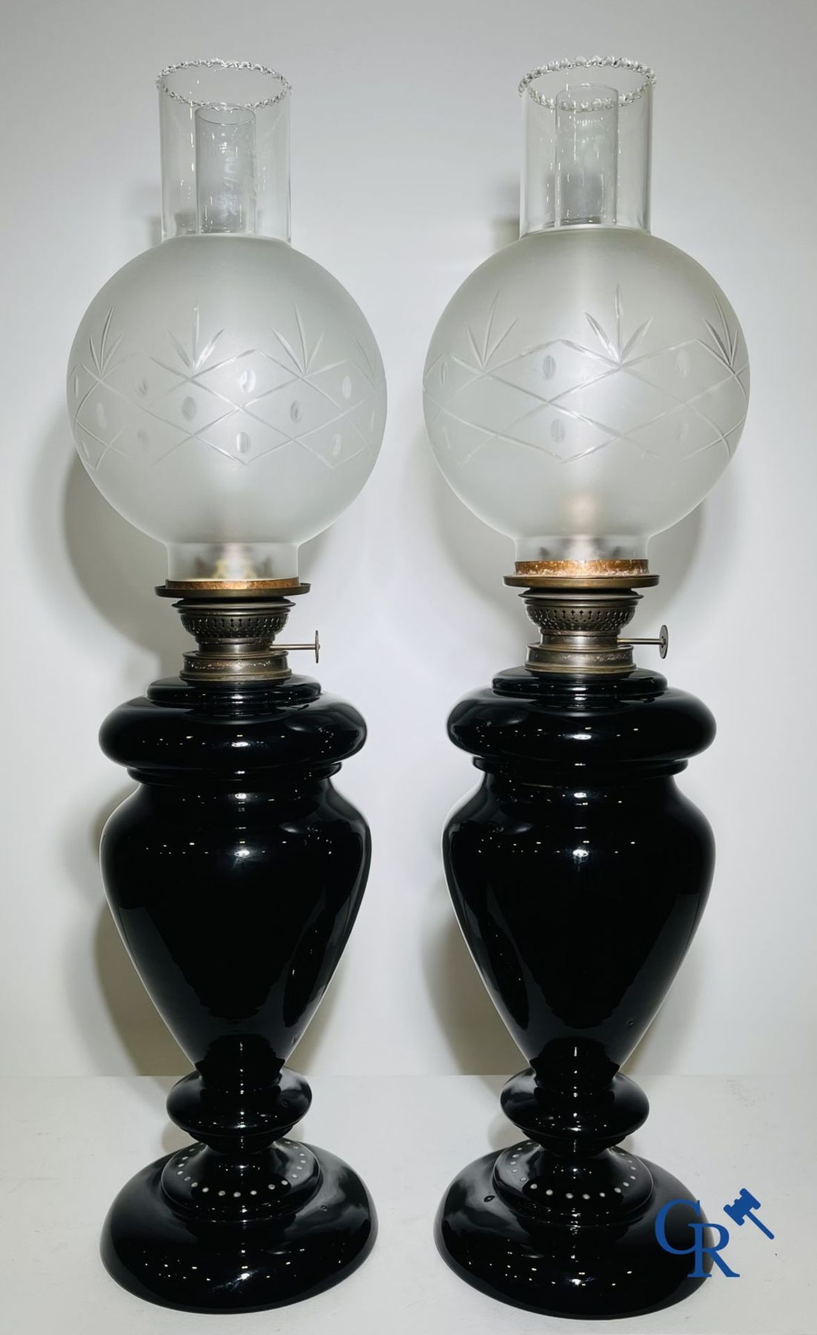 Pair of oil lamps in black opaline with enamelled decor. - Image 5 of 6