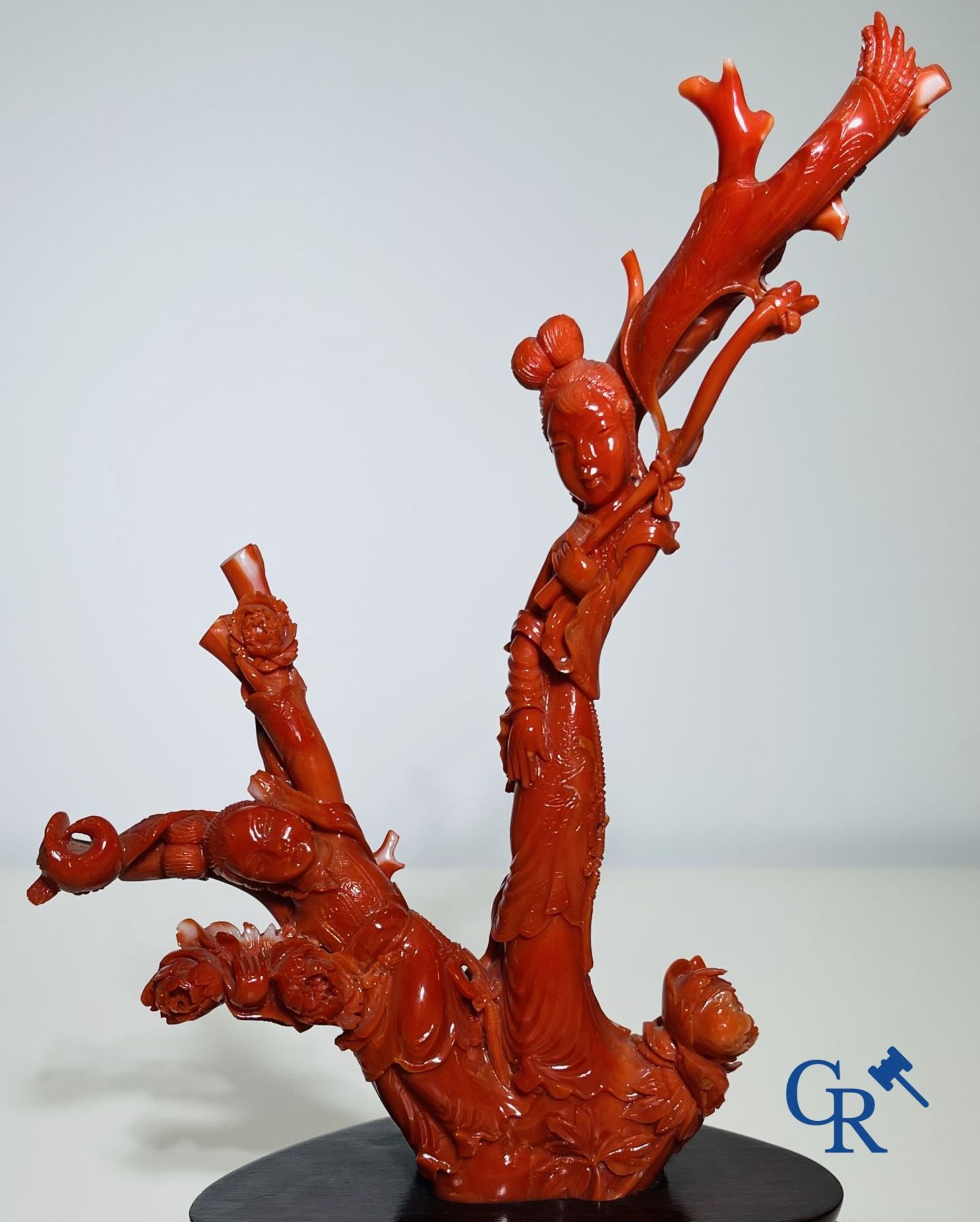 Asian Art: A Chinese group in red coral with ladies at a blossom branch. 19th century. - Bild 23 aus 26