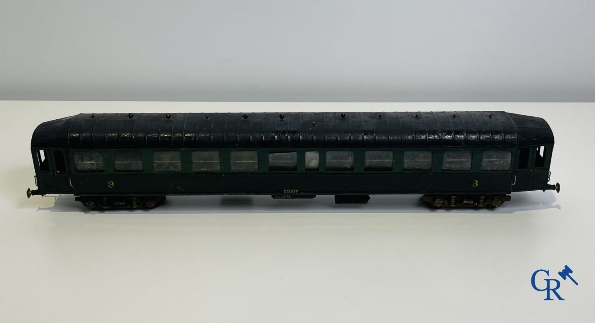 Old toys: Märklin, Locomotive with towing tender and dining car.
About 1930. - Bild 18 aus 32