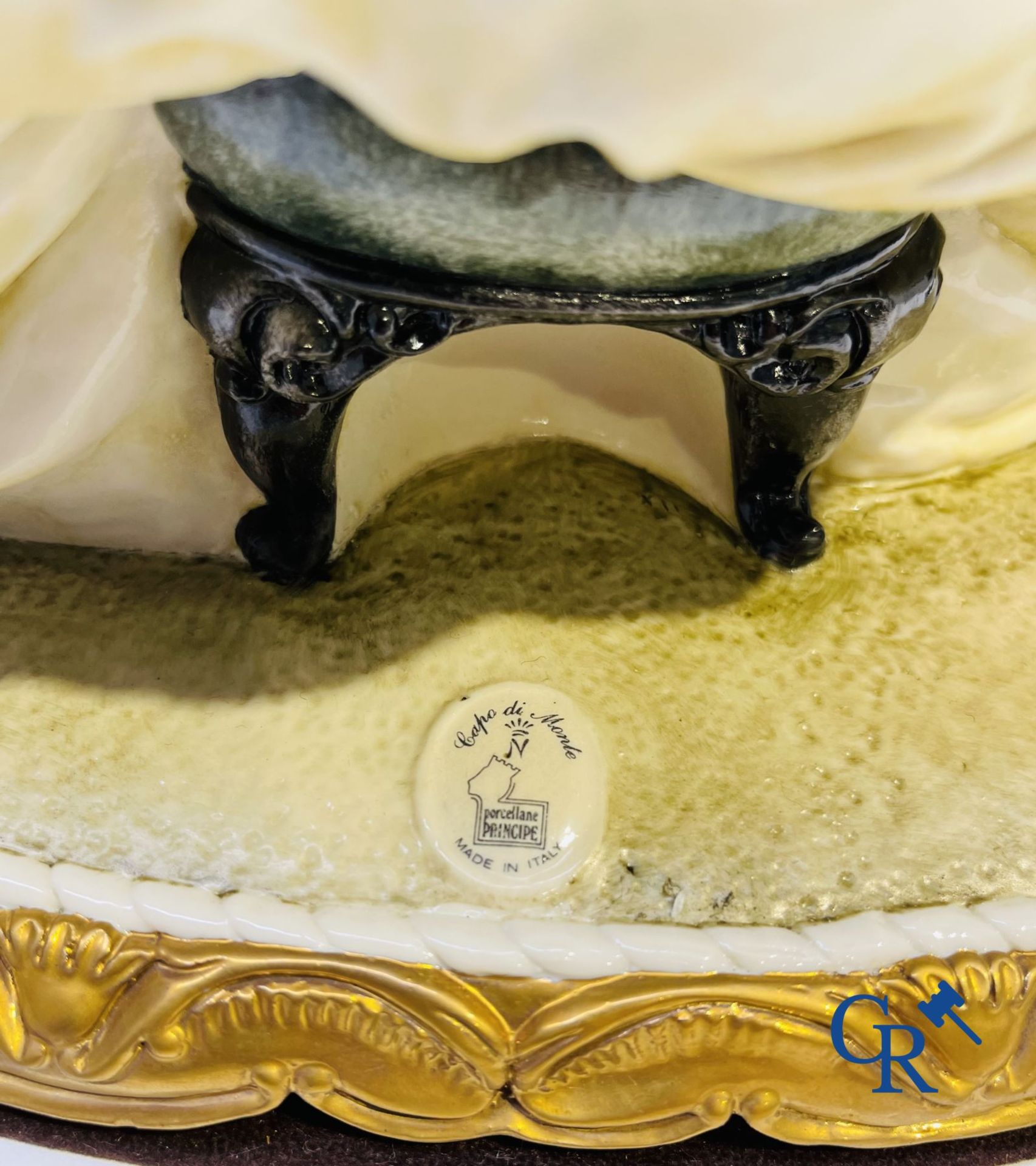Porcelain: Capodimonte: Exceptional group in Italian porcelain with lace. - Bild 8 aus 9