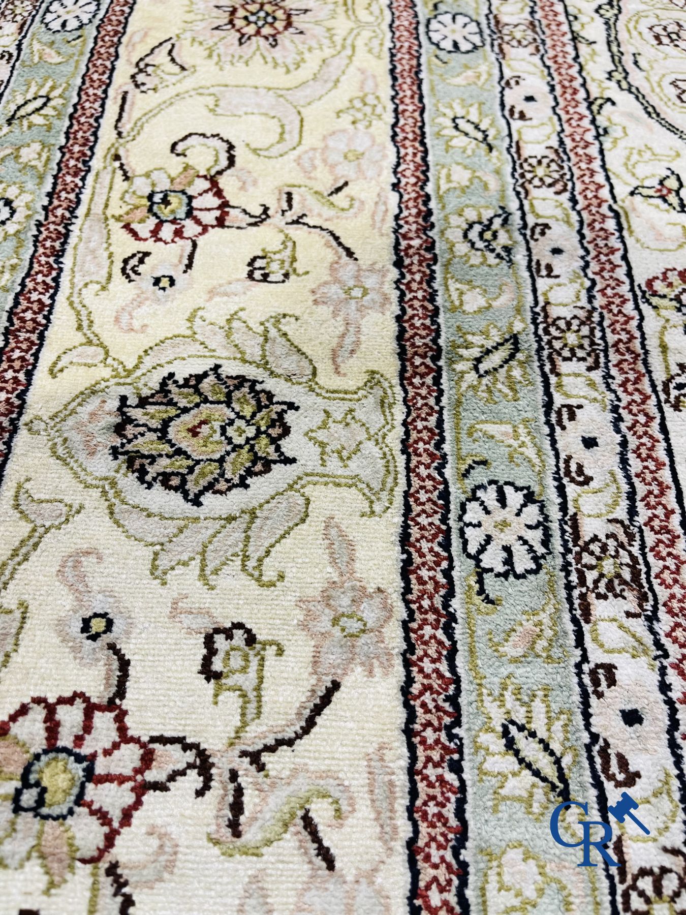 Oriental carpets: Hereke. Large carpet in silk. - Image 7 of 10