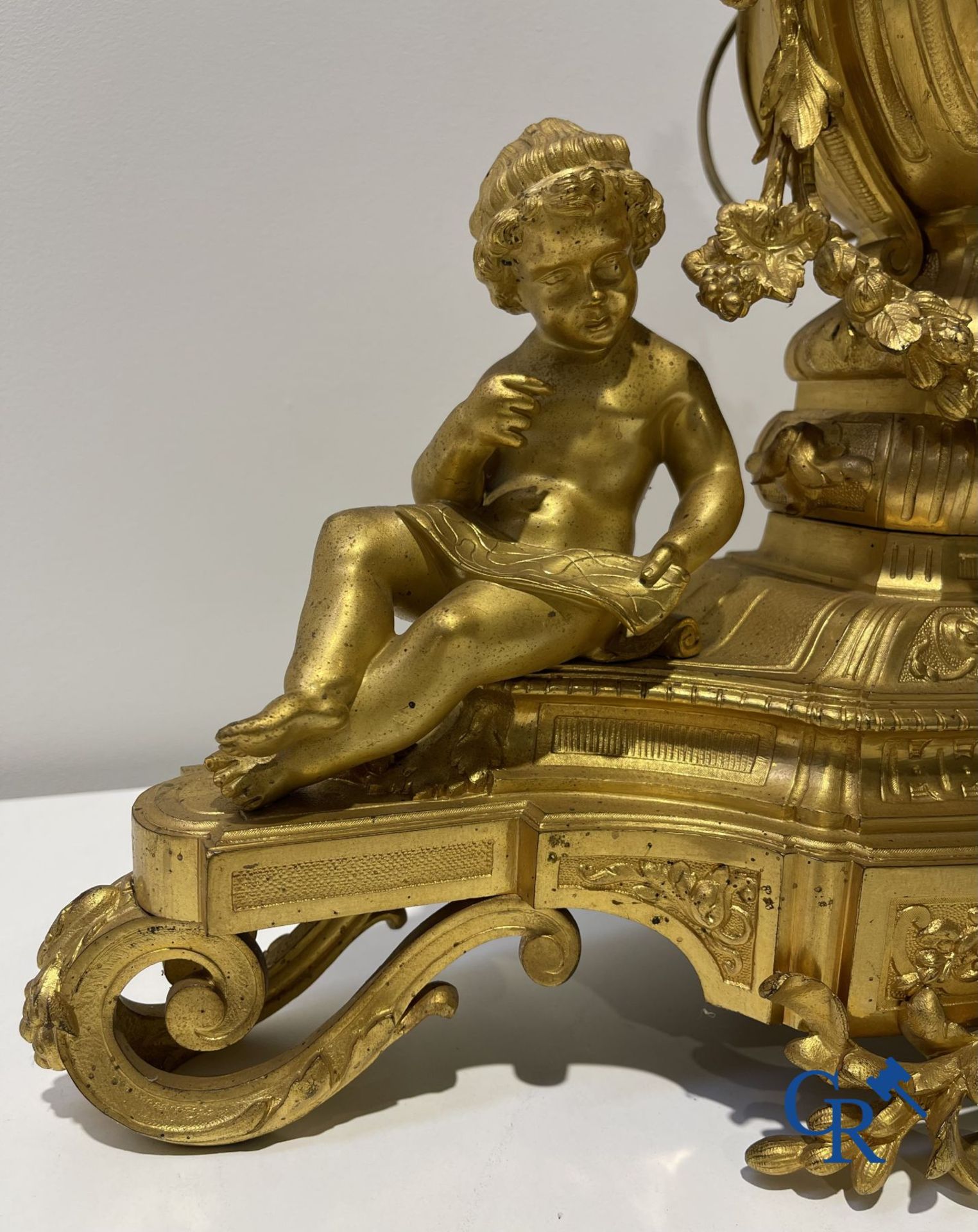 3-piece gilded bronze chimney set in LVI-style with putti. Jules Petit à Paris. Napoleon III period. - Image 6 of 11