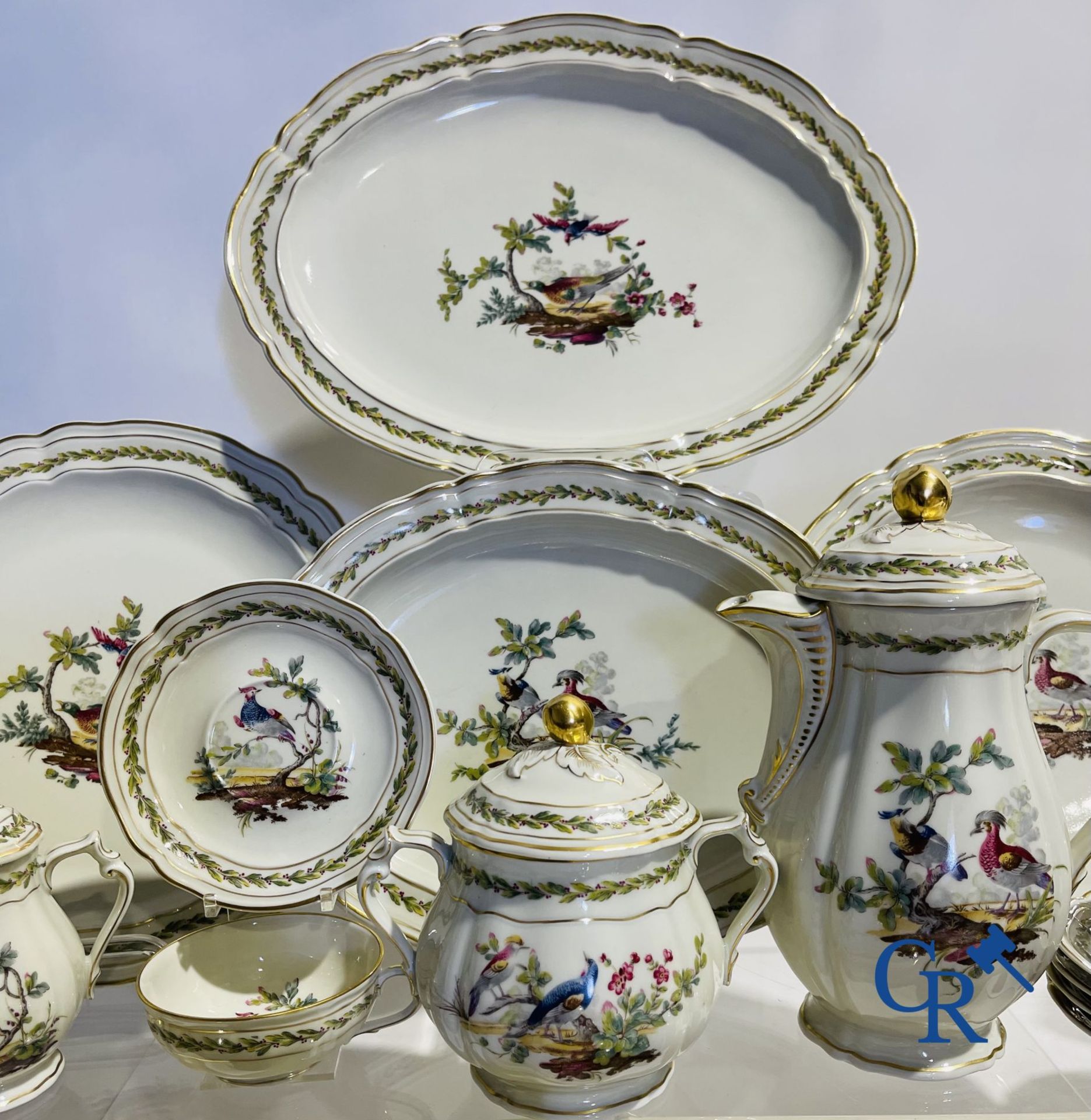 Limoges. L. Bernardaud & Cie. Beautiful dinner set in Limoges porcelain. Model Chevreuse. - Image 4 of 25