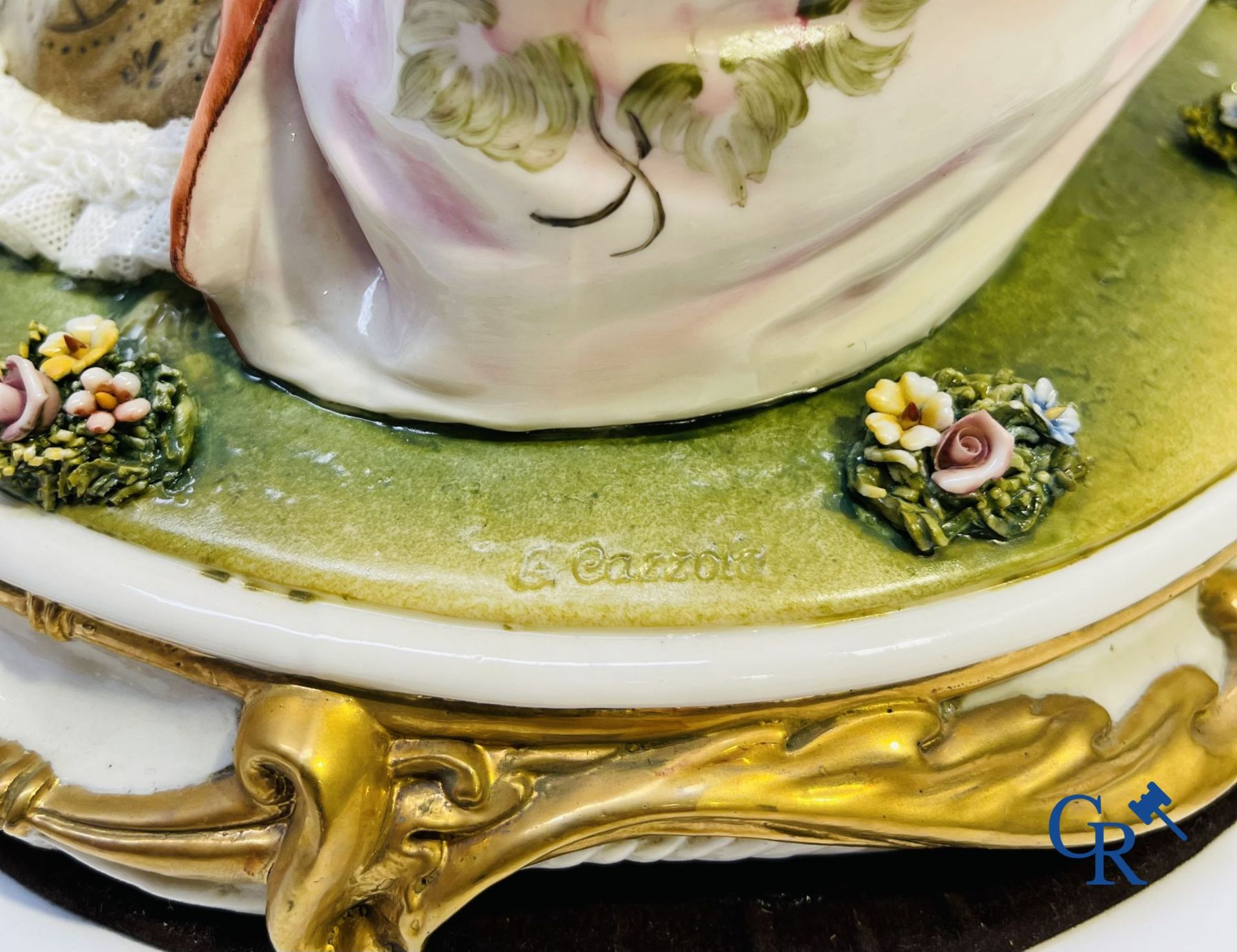 Porcelain: Capodimonte: Exceptional group in Italian porcelain with lace. - Image 6 of 8