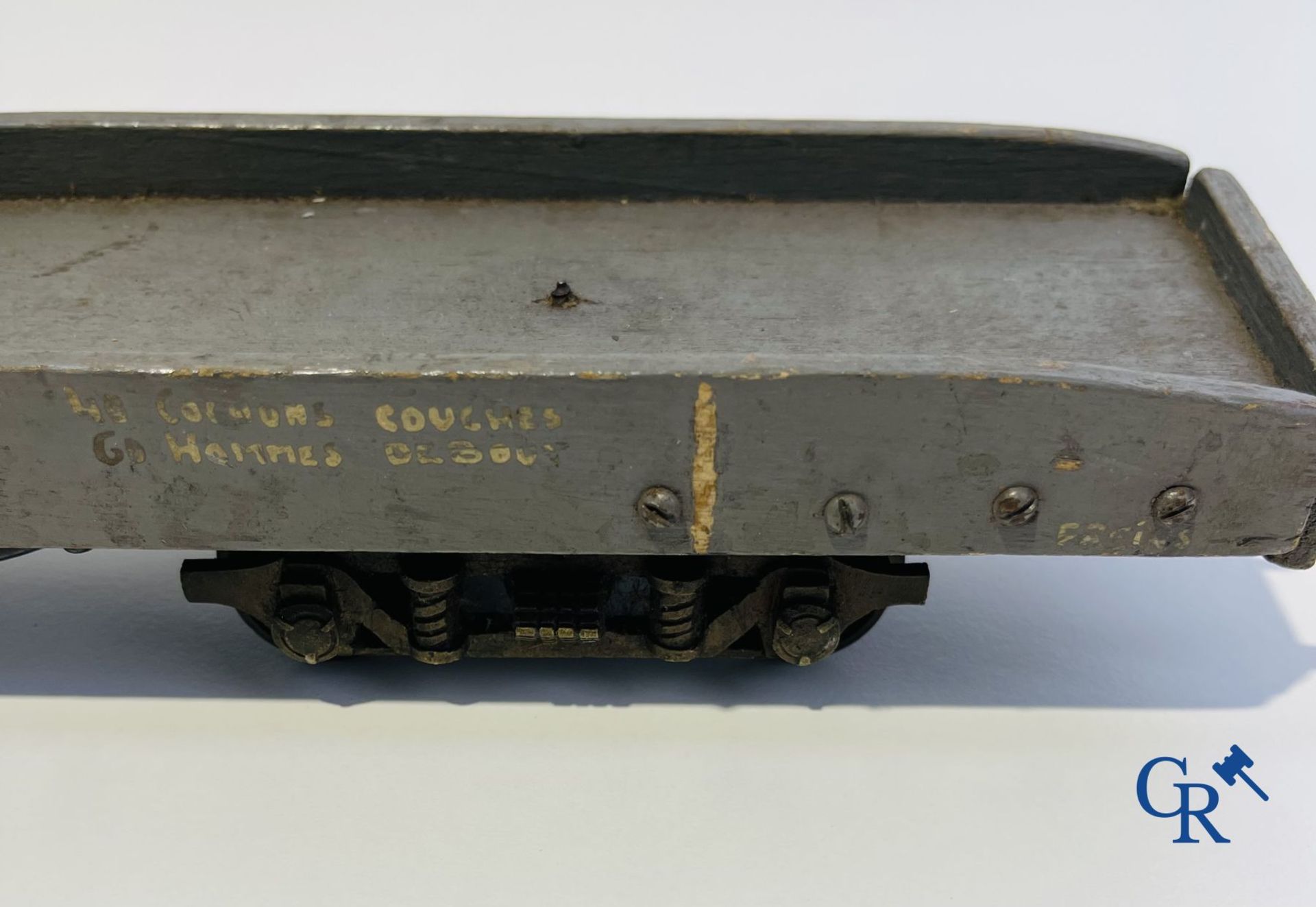 Old toys: Märklin, Locomotive with towing tender and dining car.
About 1930. - Bild 26 aus 32