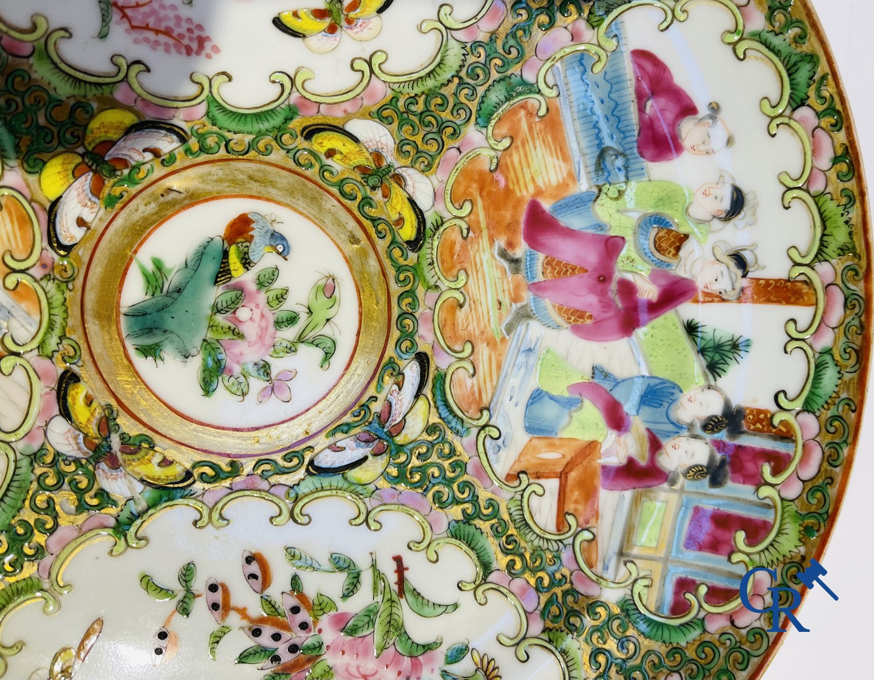 Chinese porcelain: 16 pieces of 18th and 19th century Chinese porcelain. - Image 24 of 33