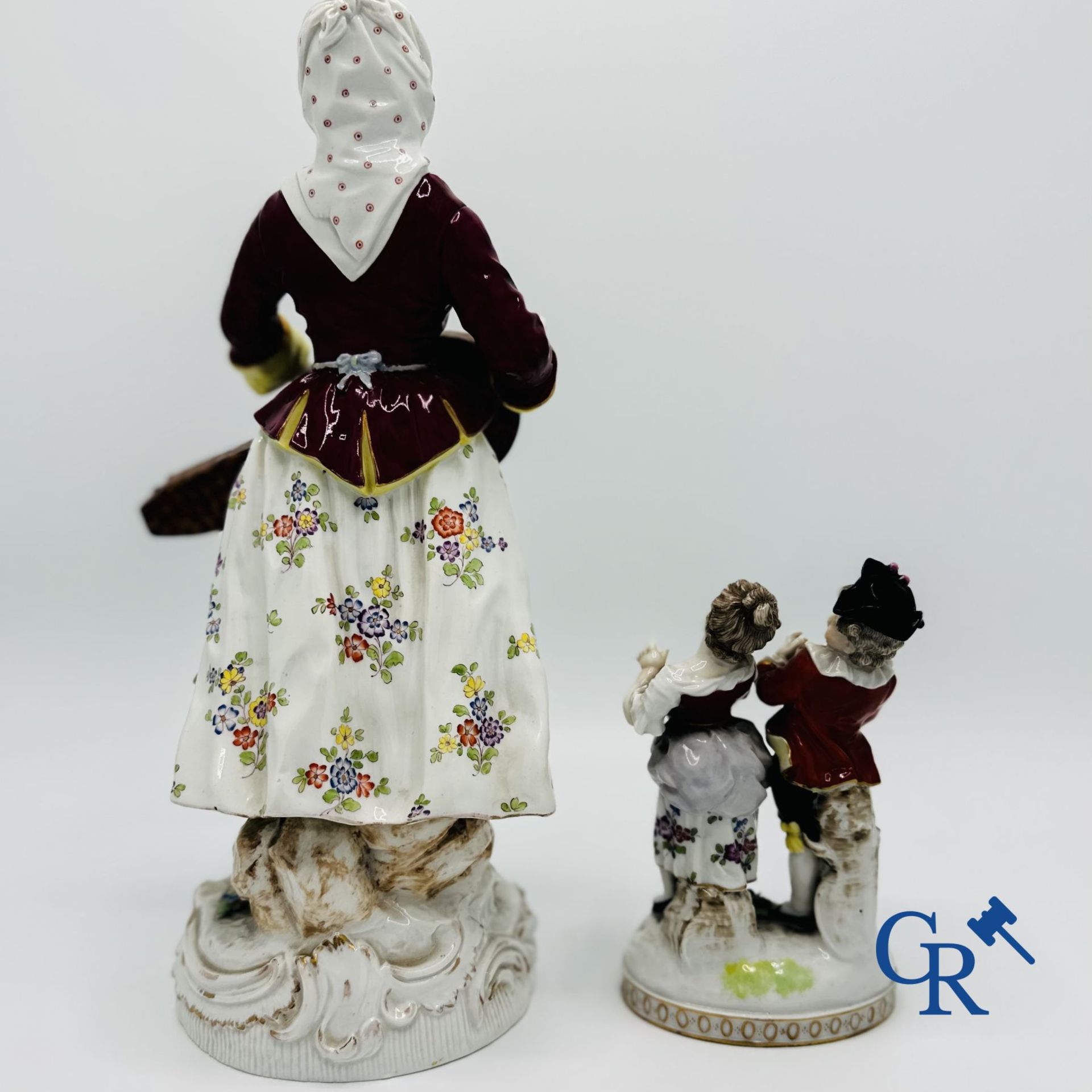 German porcelain. 2 Groups in German porcelain. 19th century. - Bild 2 aus 8